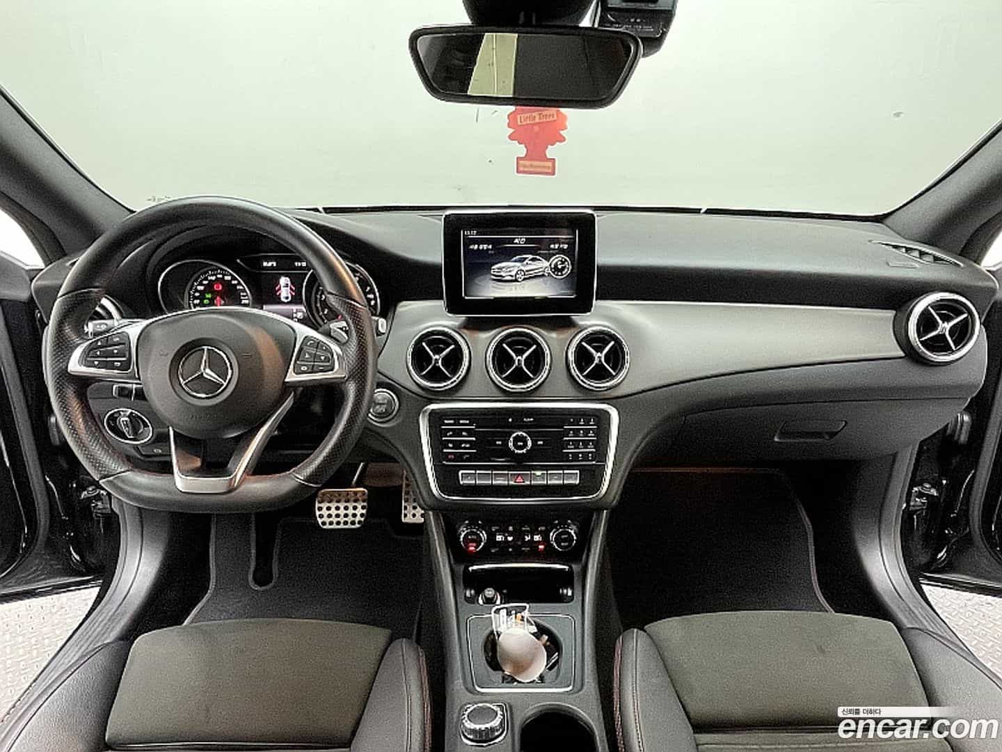 CLA-Class Mercedes-Benz 2018.7-INNER-007