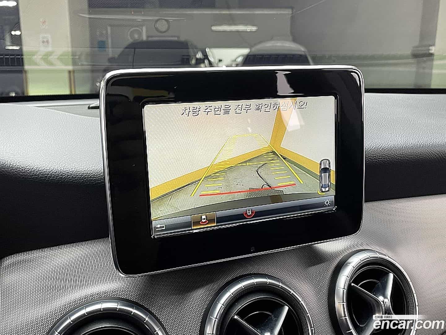CLA-Class Mercedes-Benz 2018.7-OPTION-018