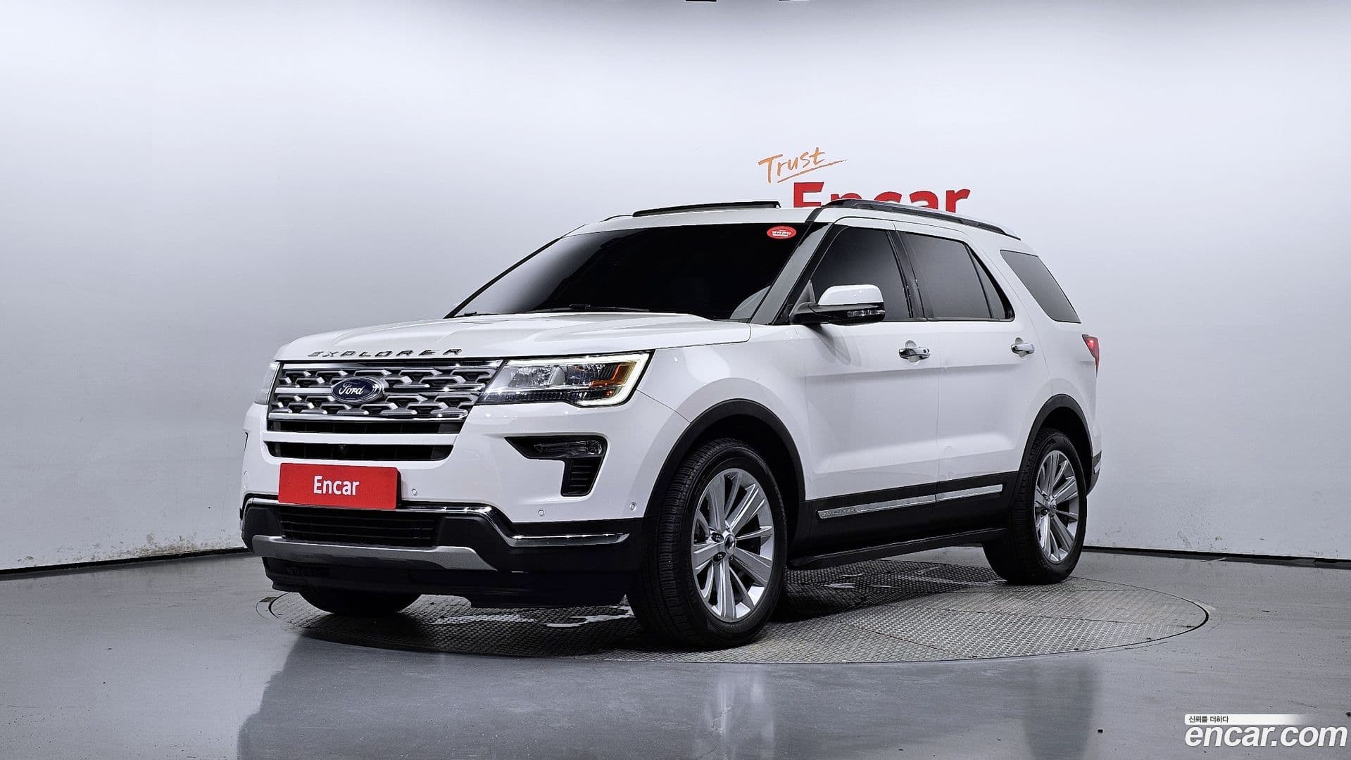 Main__Slider__Photo:Explorer Ford 2018.5-0