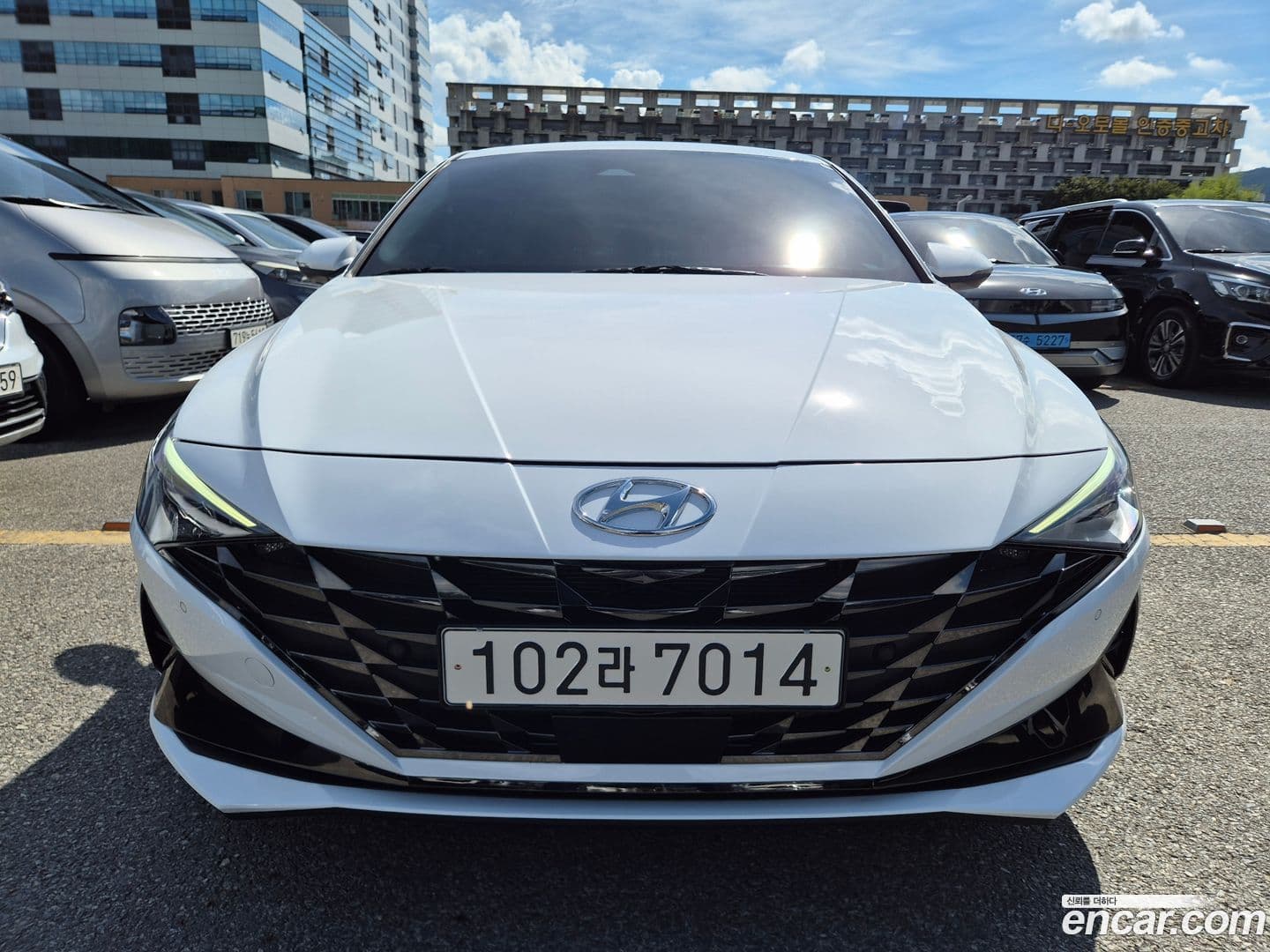 Main__Slider__Photo:AVANTE Hyundai 2022.3-0