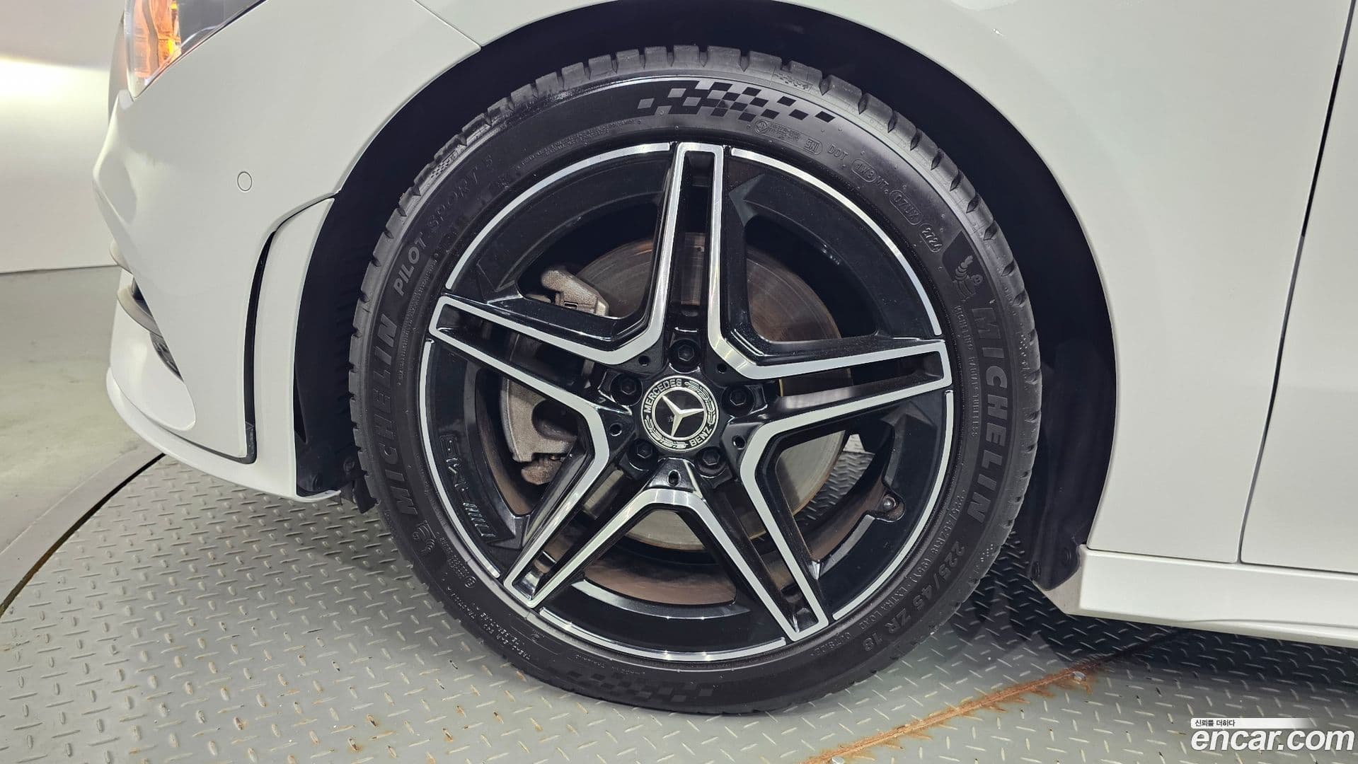Main__Slider__Photo:CLA-Class Mercedes-Benz 2022.8-4