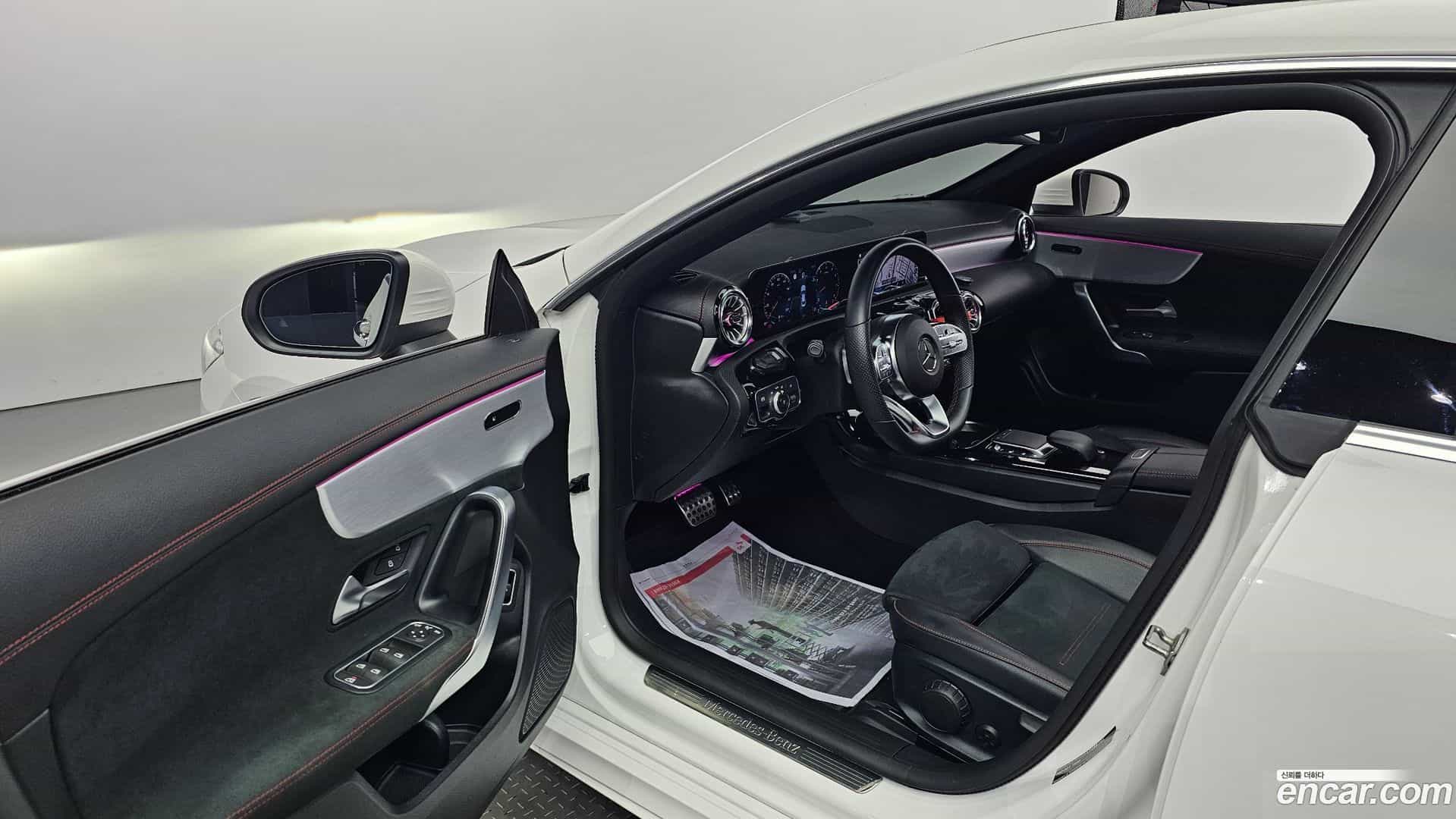 CLA-Class Mercedes-Benz 2022.8-INNER-010