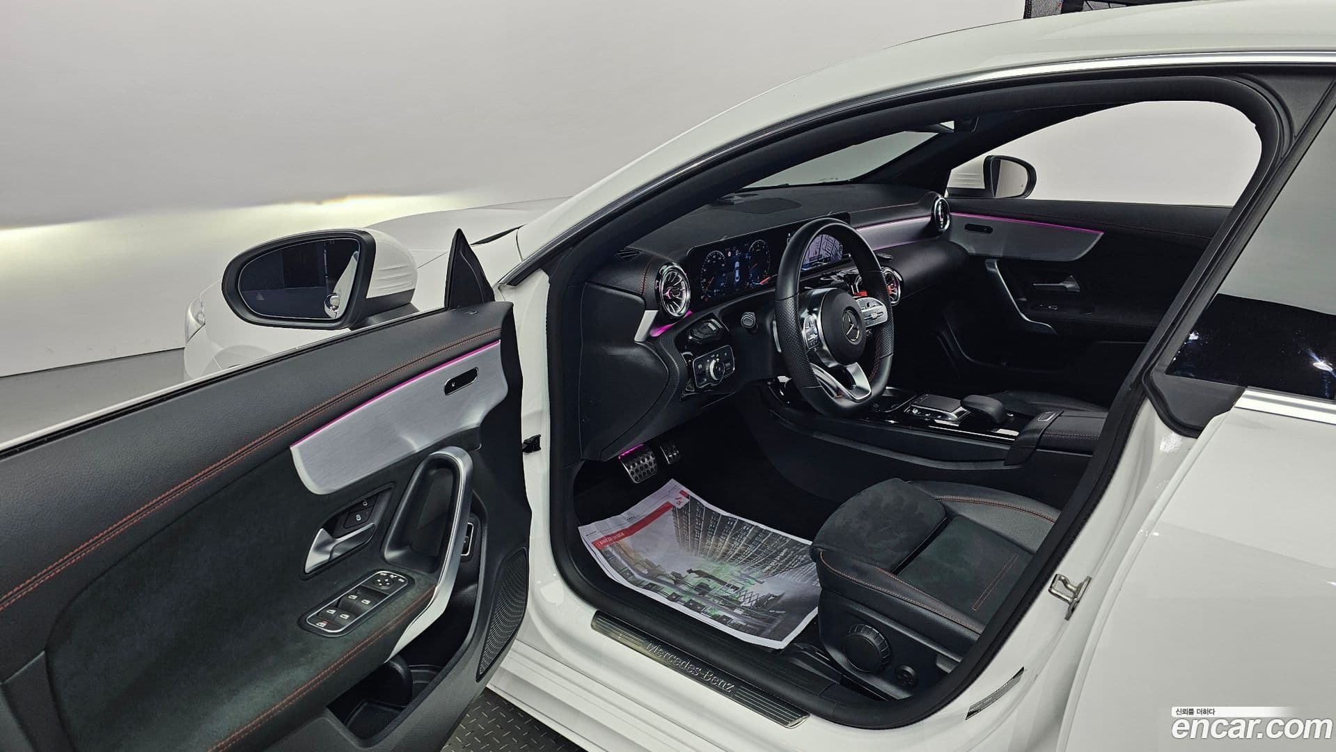 Main__Slider__Photo:CLA-Class Mercedes-Benz 2022.8-9