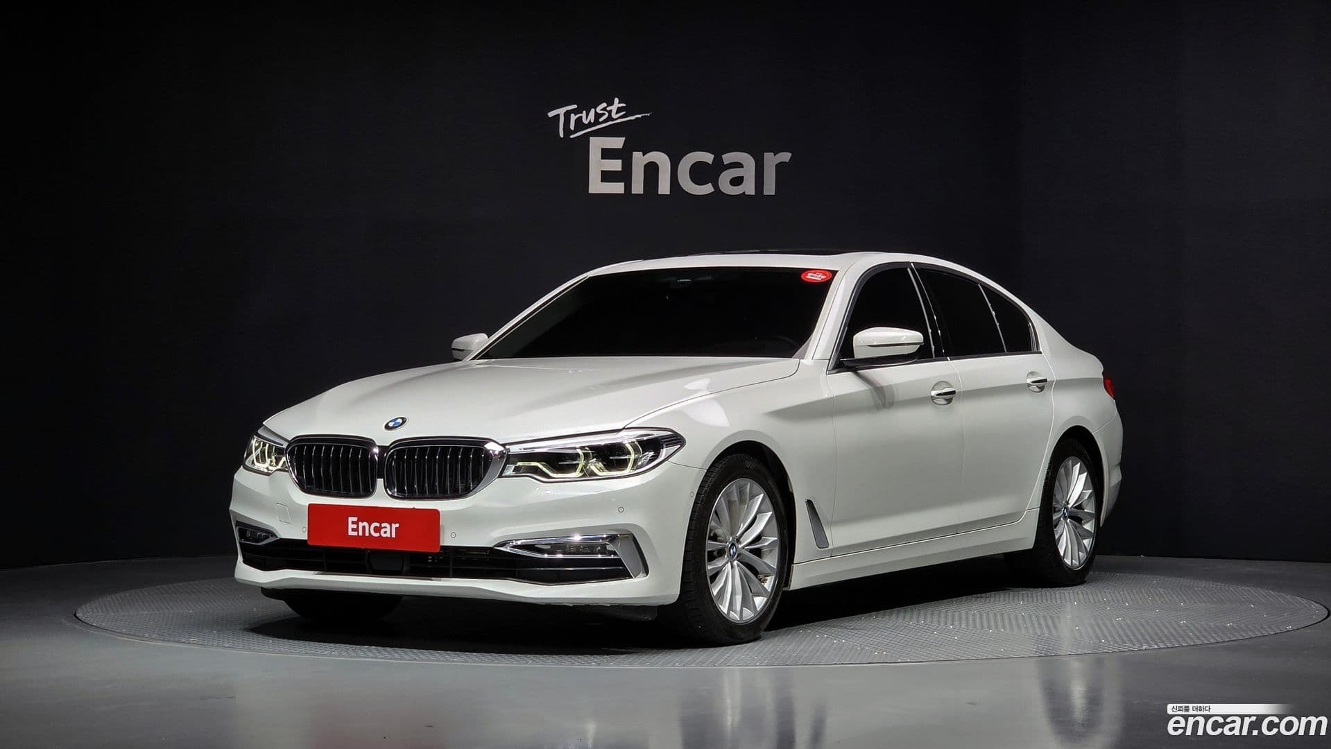 Main__Slider__Photo:5-Series BMW 2018.4-0