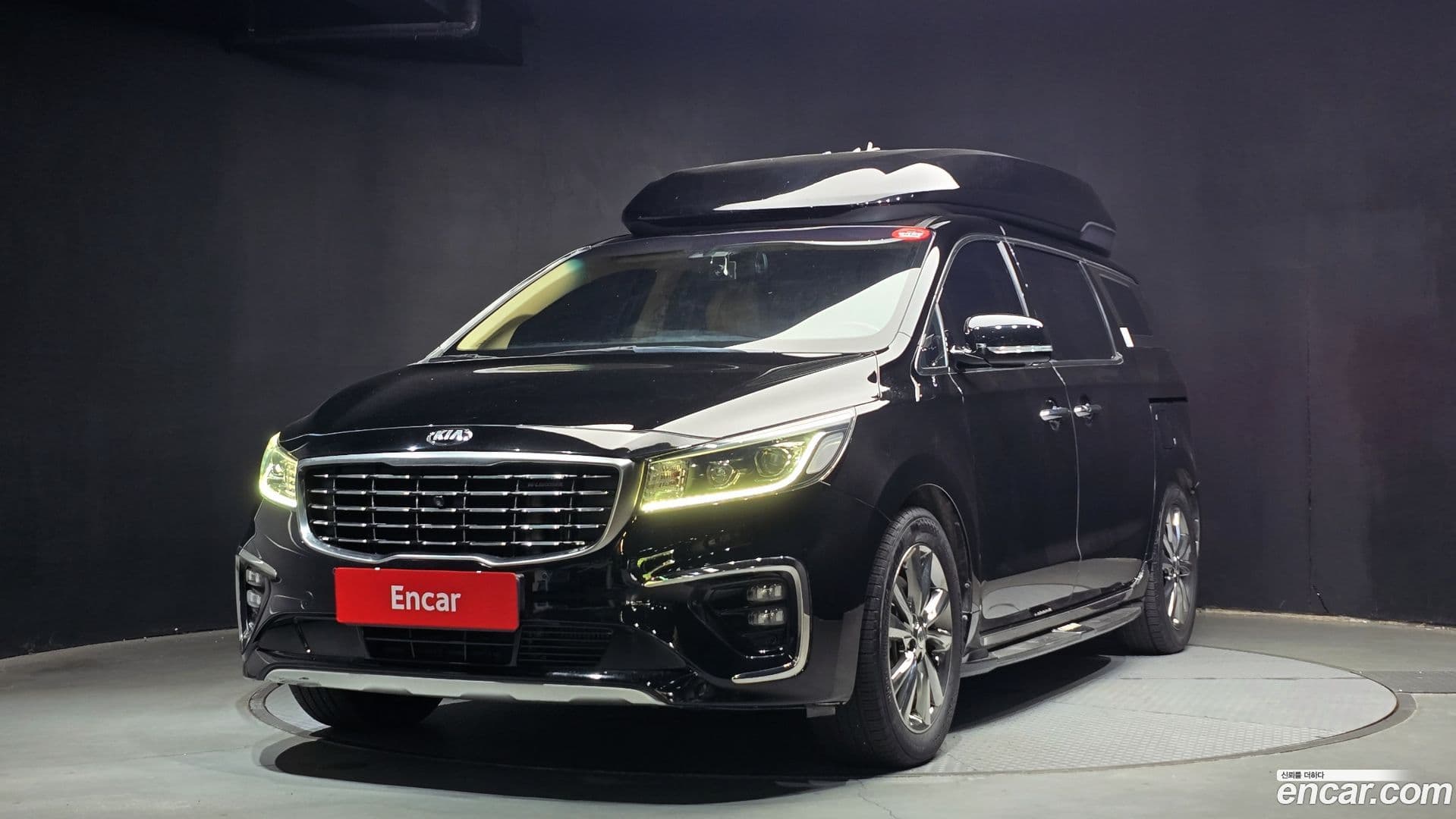 Main__Slider__Photo:Canival Kia 2018.8-0