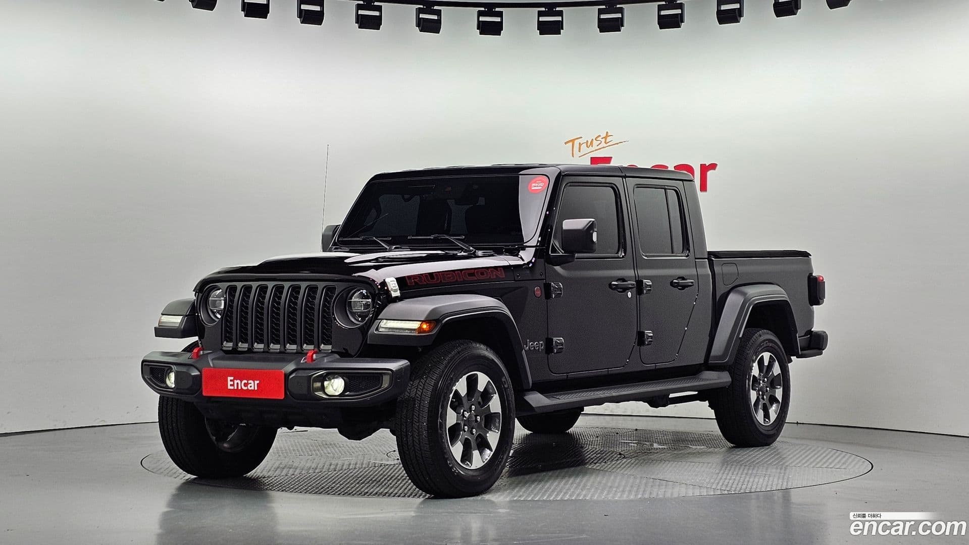 Main__Slider__Photo:Gladiator Jeep 2020.11-0