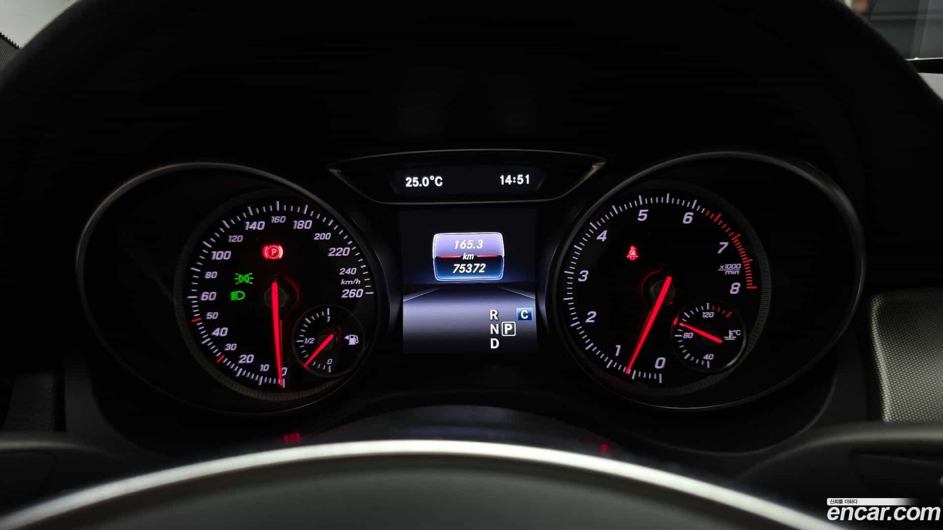 CLA-Class Mercedes-Benz 2018.0-INNER-008