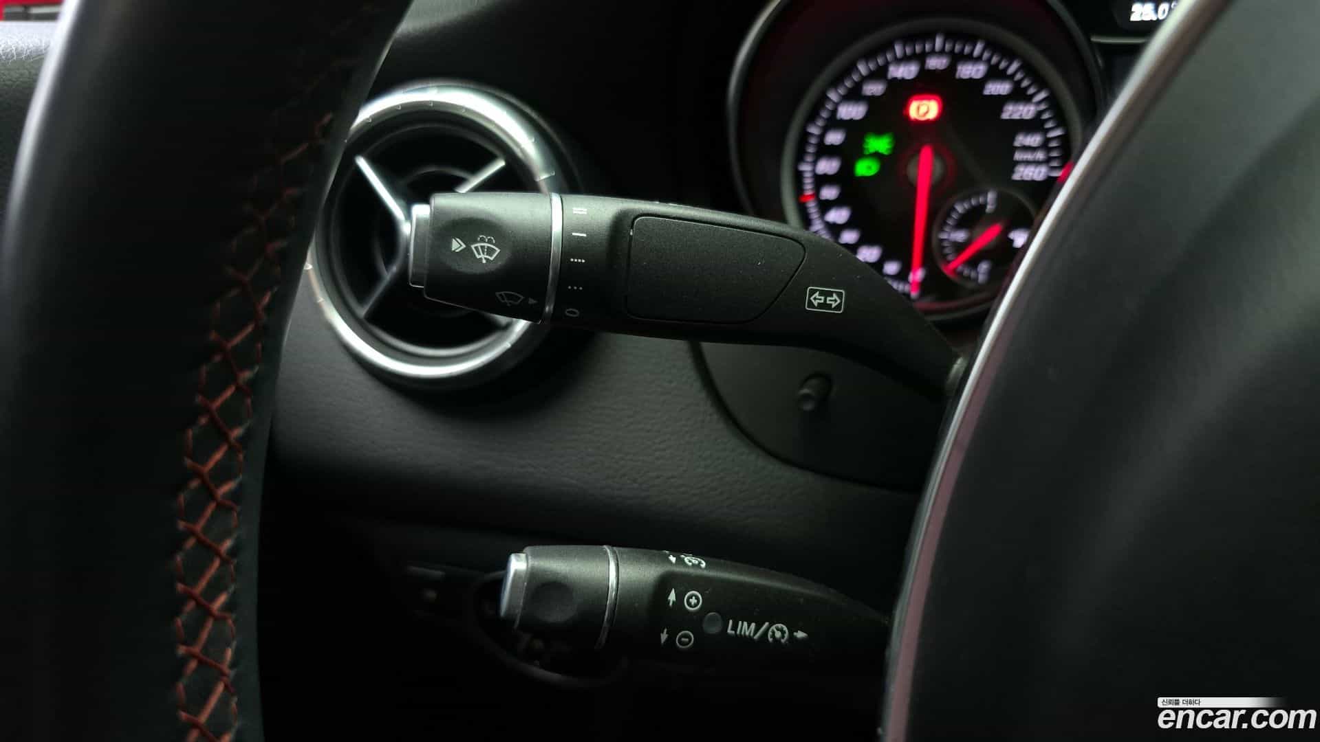 CLA-Class Mercedes-Benz 2018.0-OPTION-022