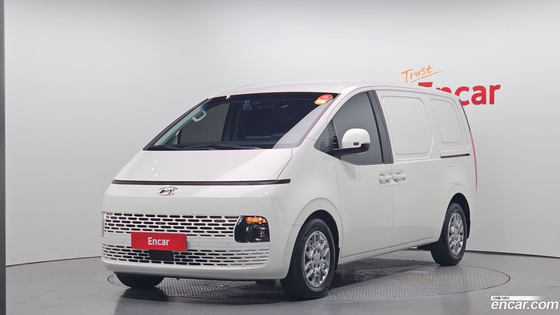 Main__Slider__Photo:Staria Hyundai 2021.7-0