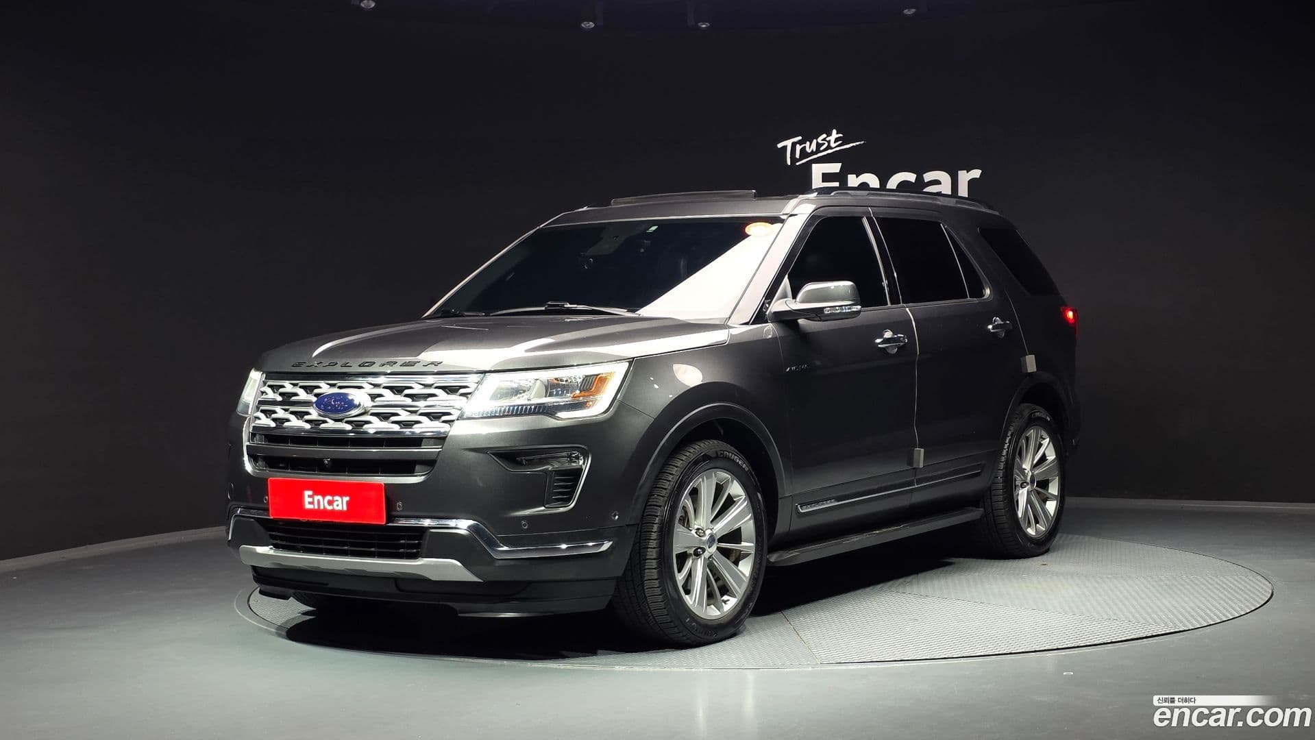 Main__Slider__Photo:Explorer Ford 2018.11-0