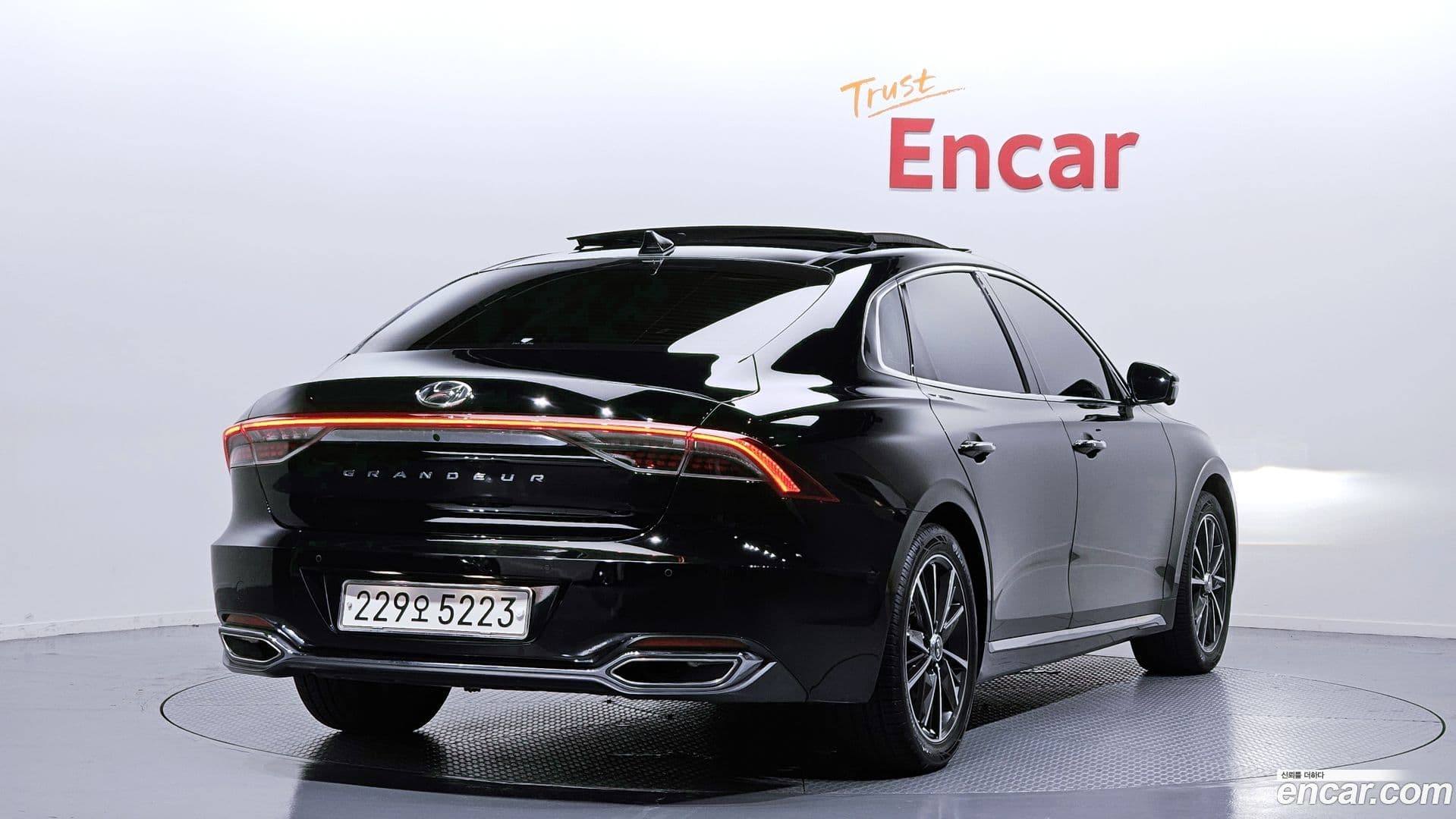 Main__Slider__Photo:Grandeur Hyundai 2022.6-0