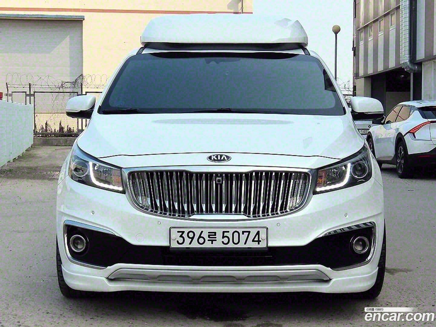 Main__Slider__Photo:Canival Kia 2017.6-0