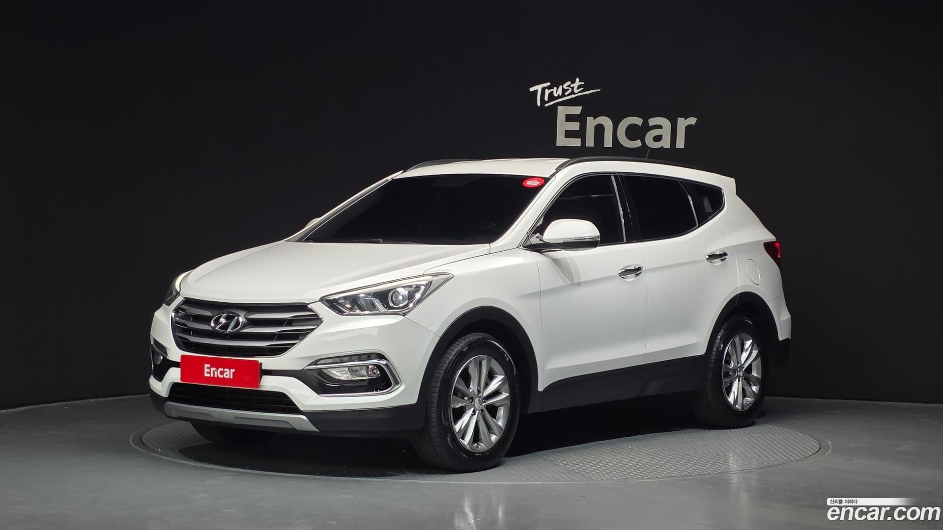 Main__Slider__Photo:Santafe Hyundai 2016.5-0