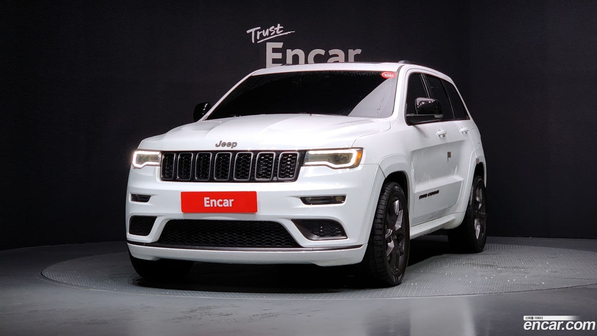Main__Slider__Photo:Cherokee Jeep 2020.9-0