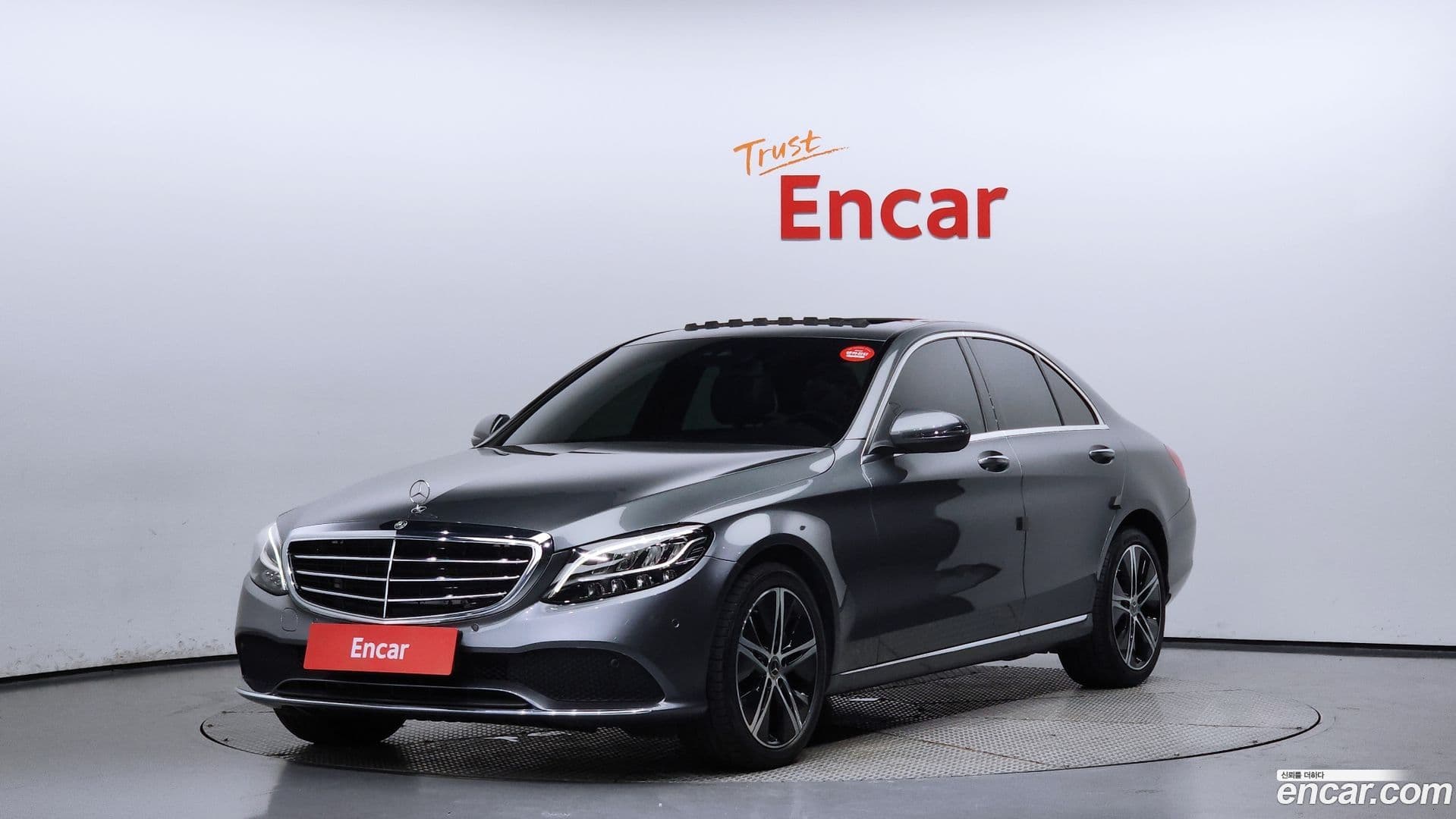 Main__Slider__Photo:C-Class Mercedes-Benz 2019.6-0