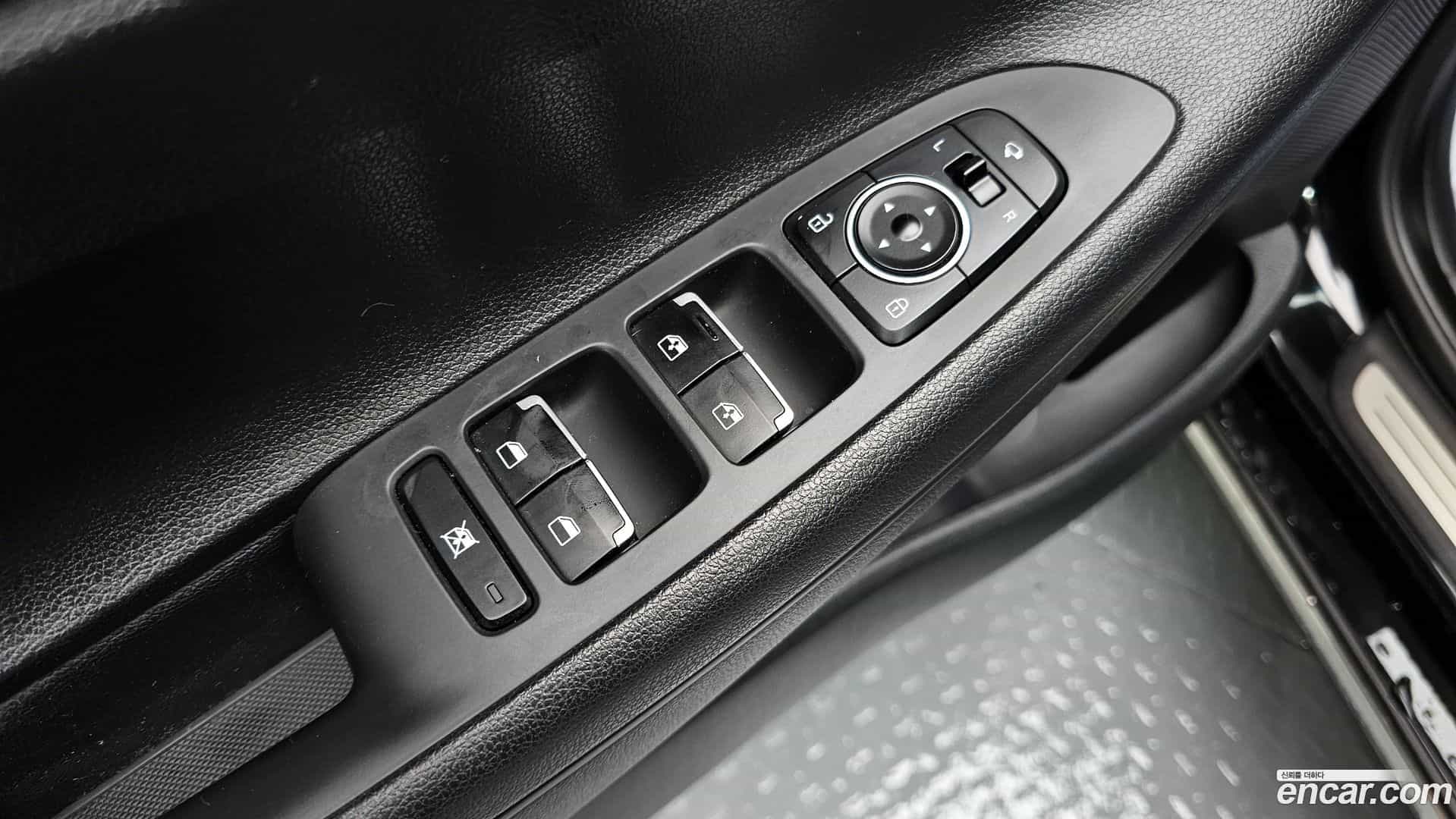 Grandeur Hyundai 2017.0-OPTION-18