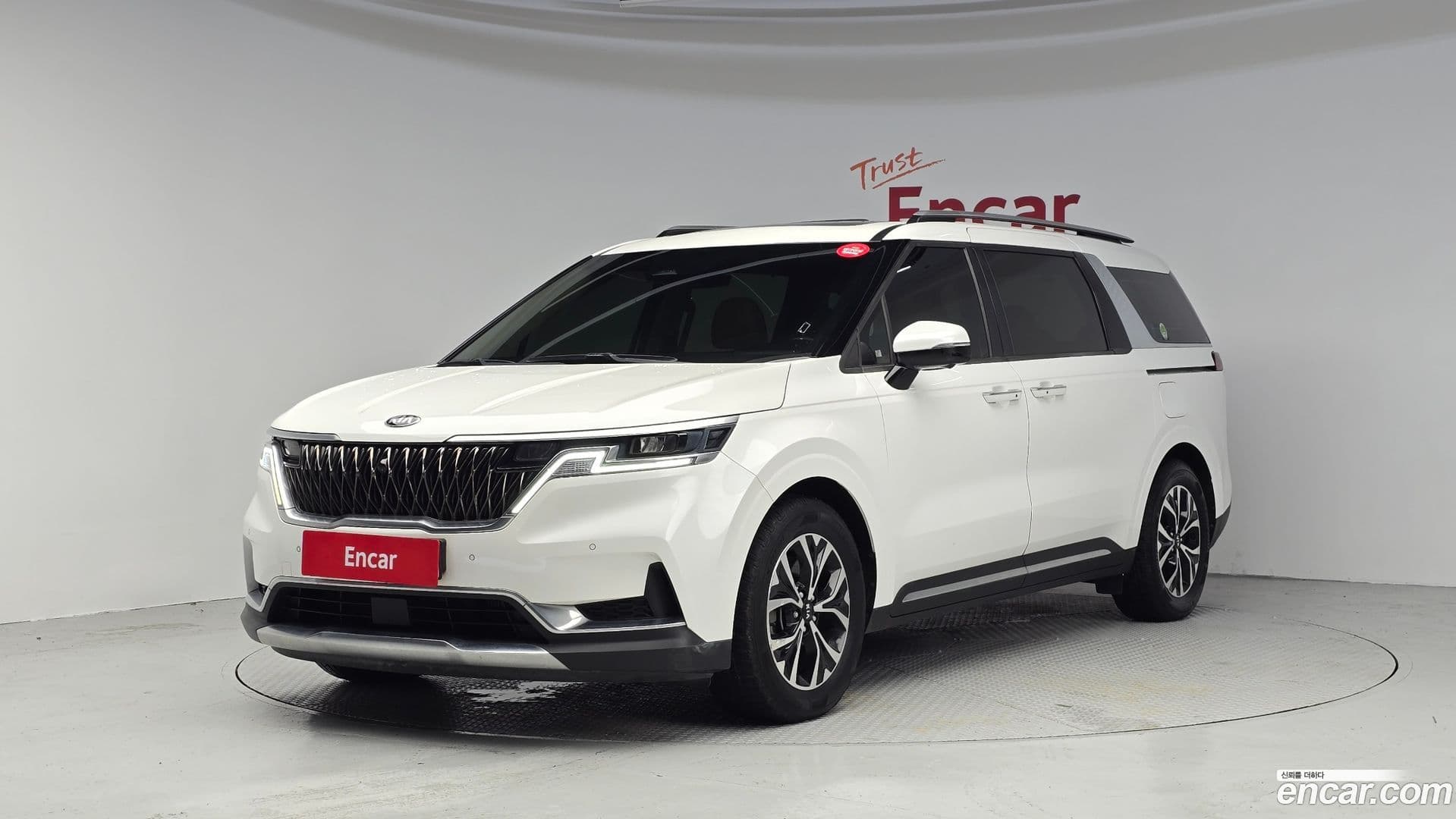 Main__Slider__Photo:Canival Kia 2020.8-0