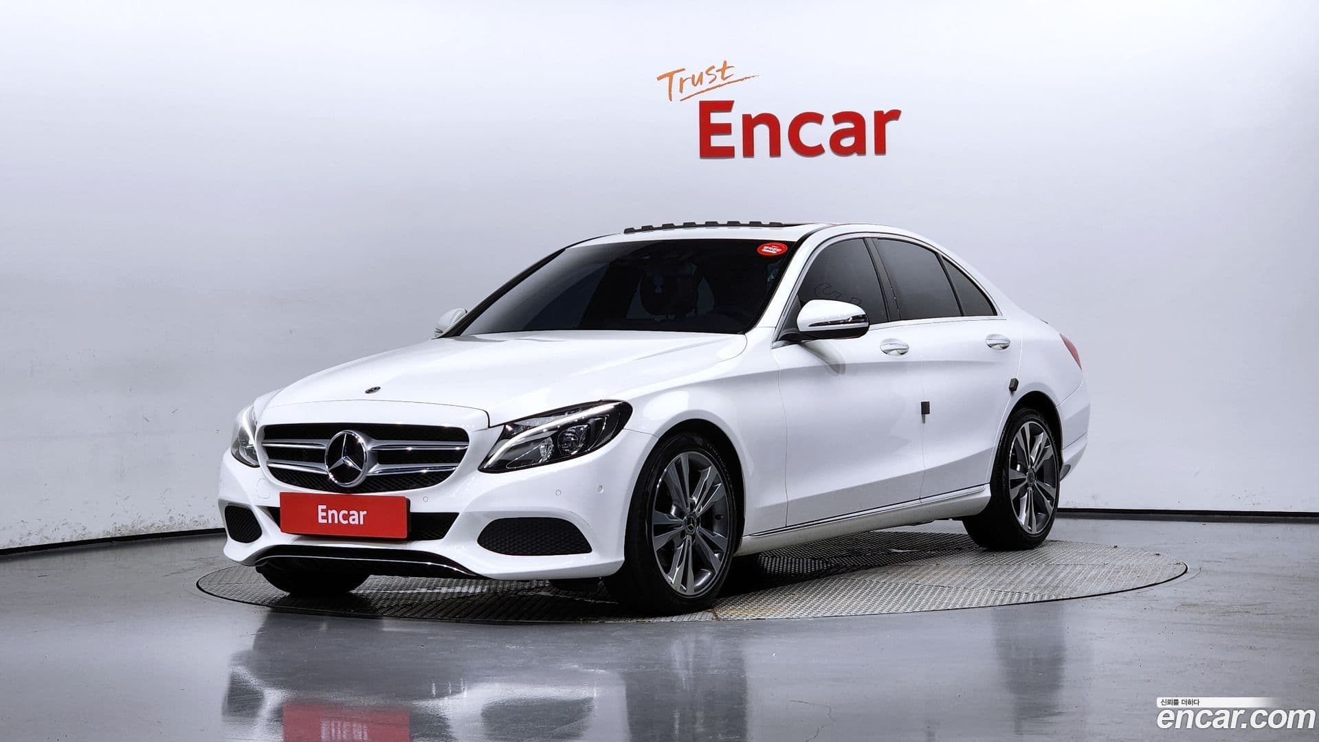 Main__Slider__Photo:C-Class Mercedes-Benz 2018.1-0