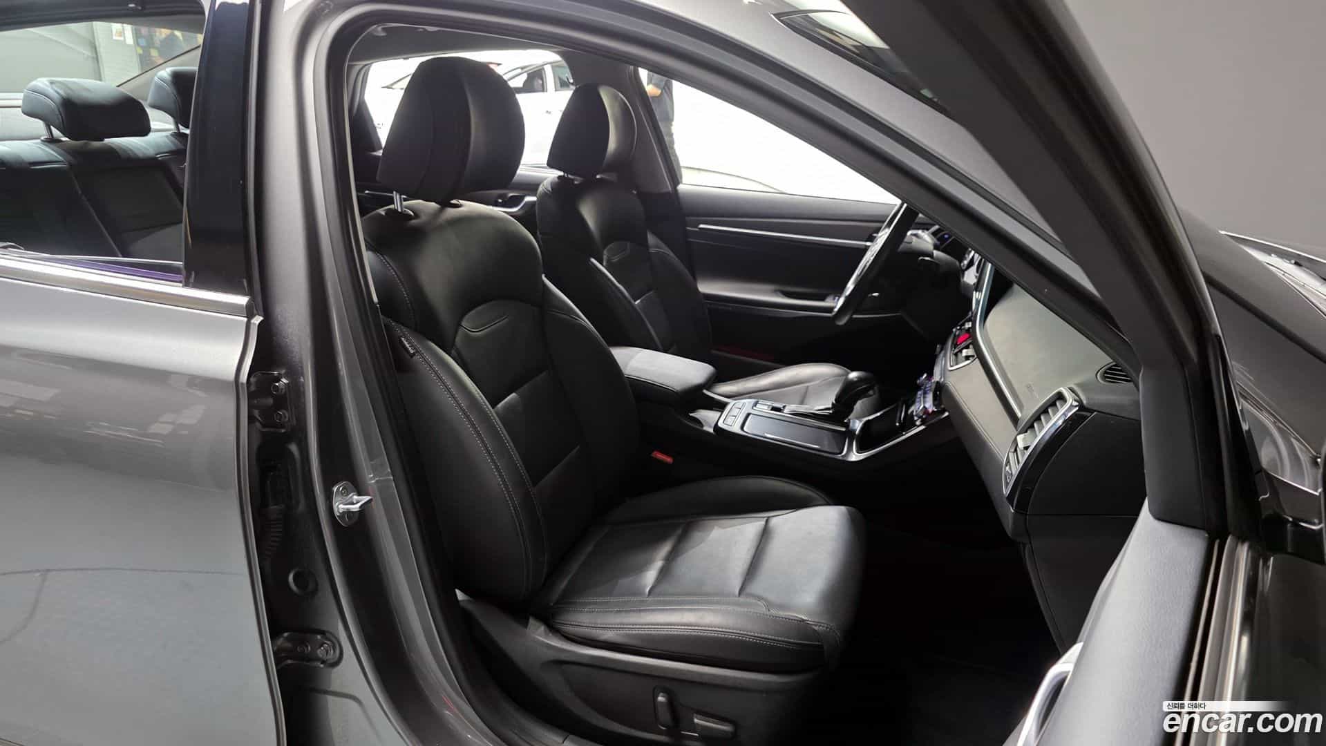 Grandeur Hyundai 2018.6-OPTION-016