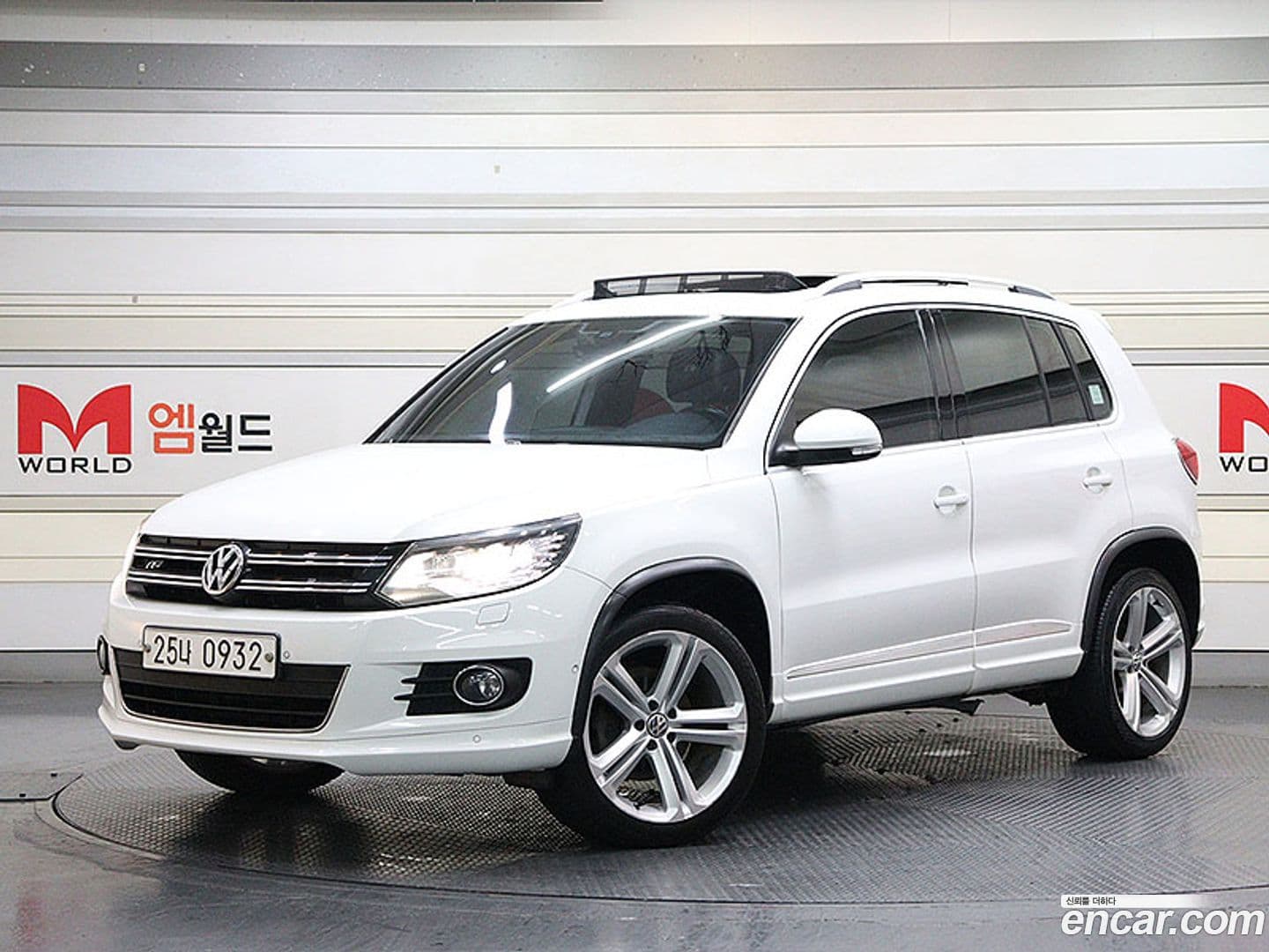 Main__Slider__Photo:Tiguan Volkswagen 2015.6-0