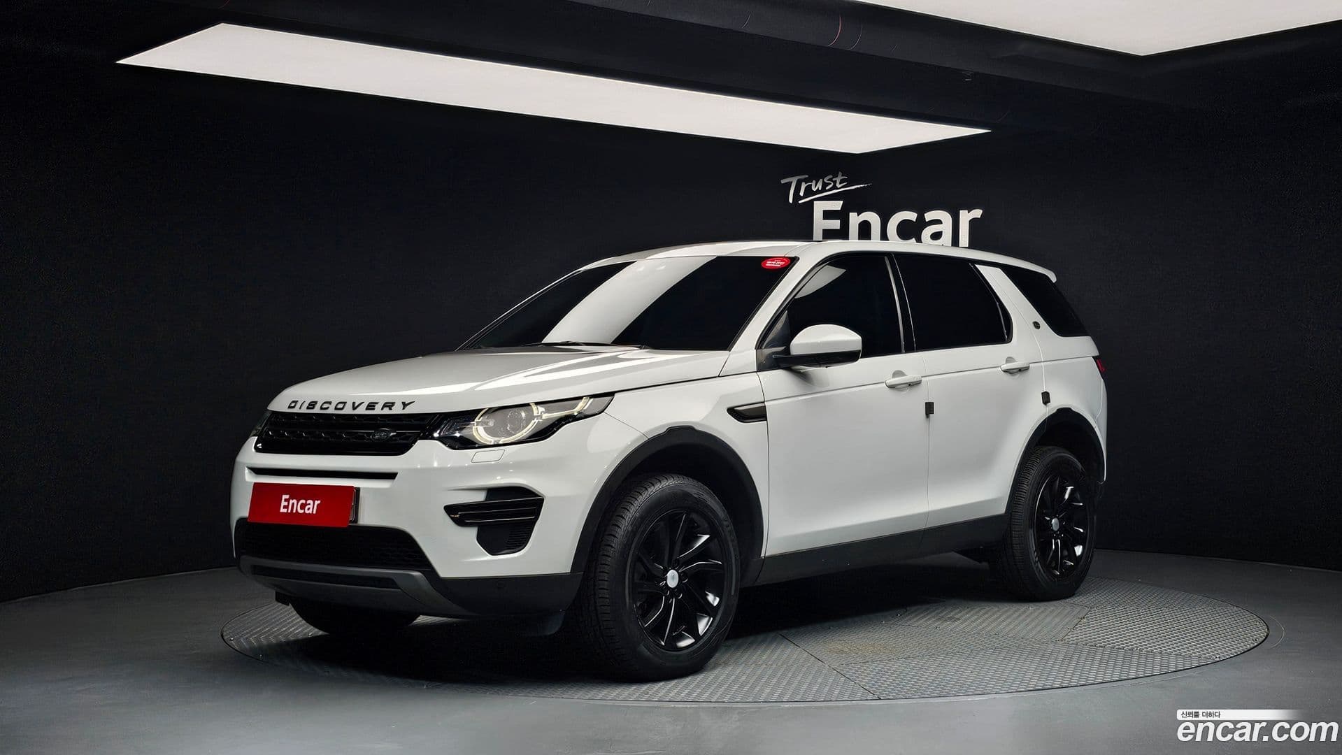 Main__Slider__Photo:Discovery Sport Land Rover 2018.7-0