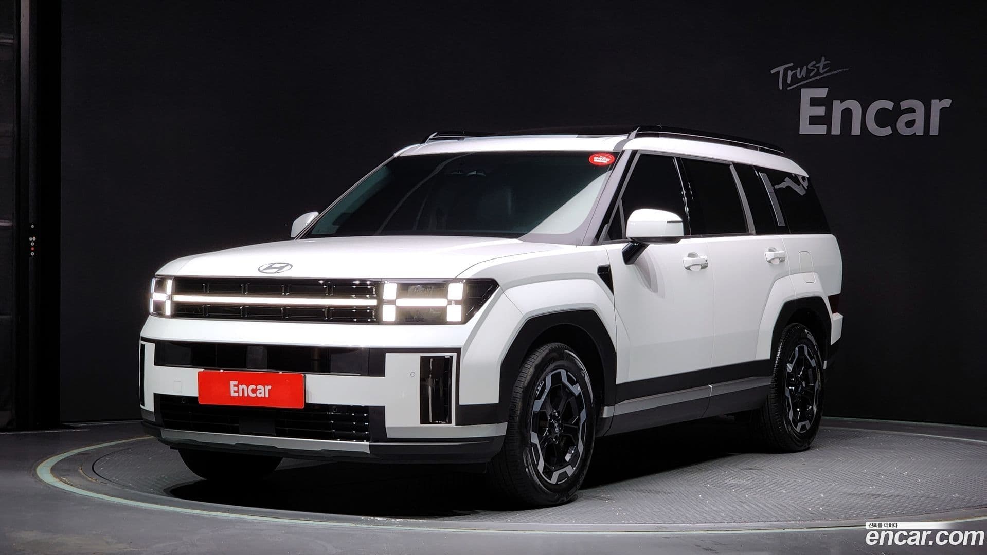 Main__Slider__Photo:Santafe Hyundai 2023.9-0