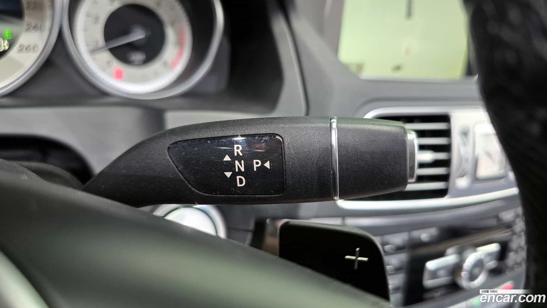 E-Class Mercedes-Benz 2014.9-INNER-009
