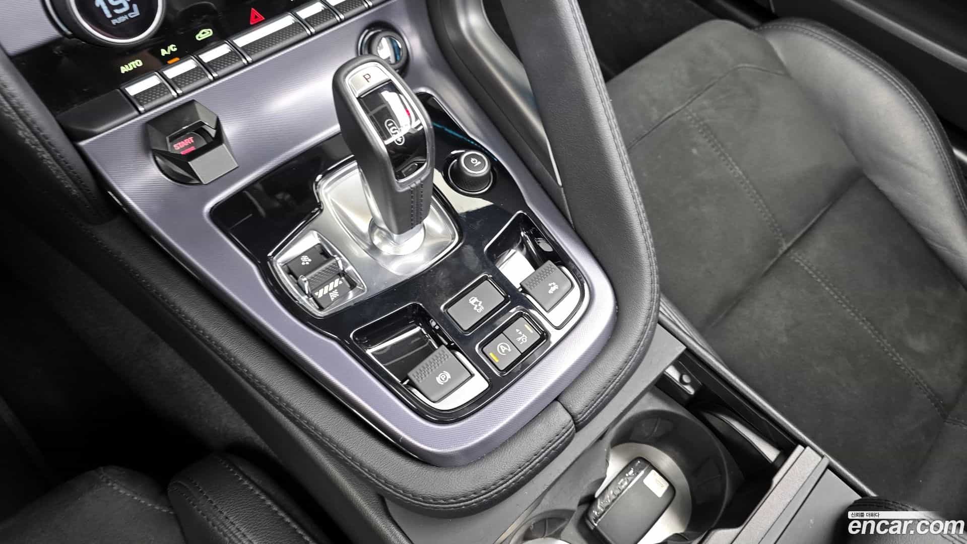 F-TYPE Jaguar 2021.5-INNER-009