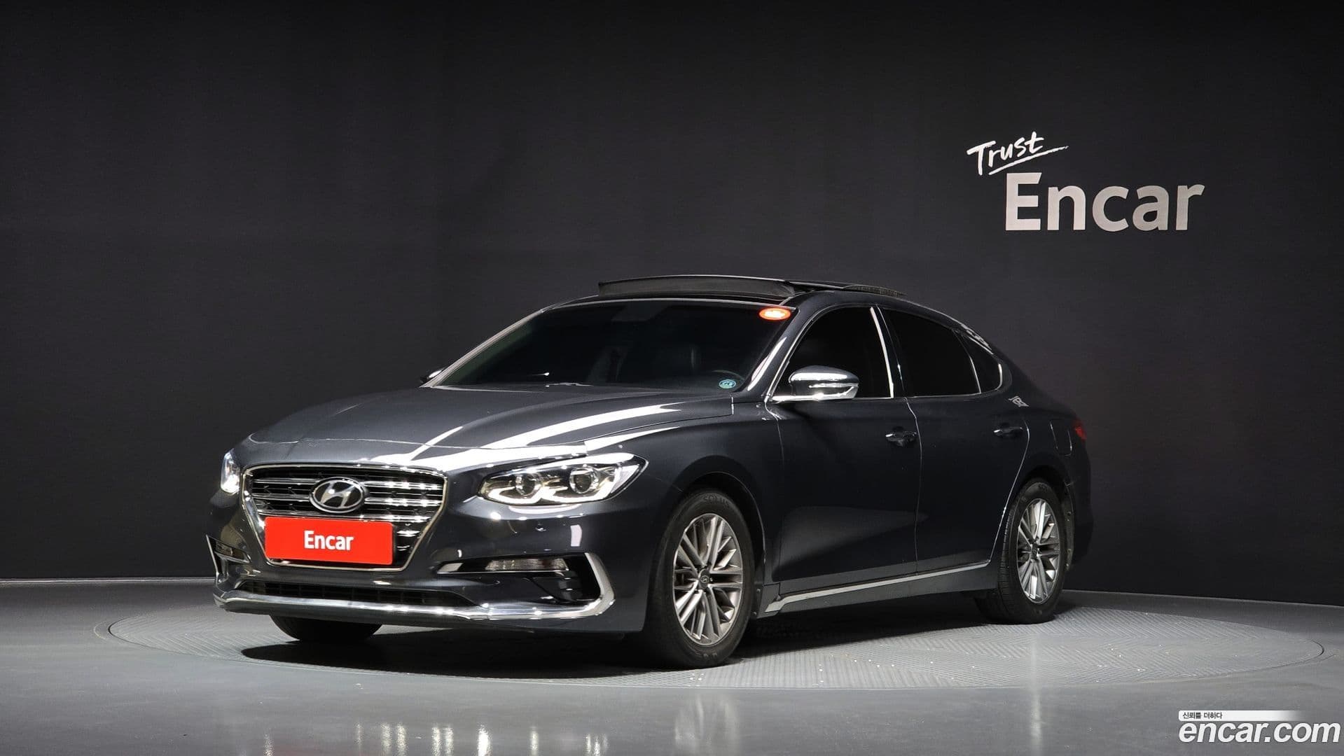 Main__Slider__Photo:Grandeur Hyundai 2017.8-0
