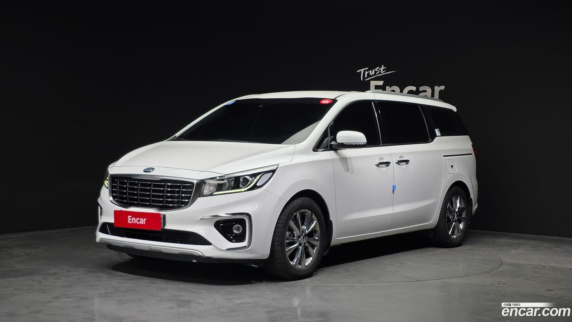 Main__Slider__Photo:Canival Kia 2018.6-0