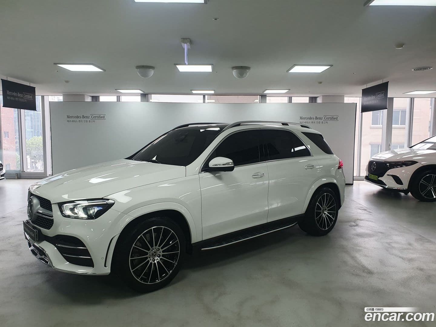 Main__Slider__Photo:GLE-Class Mercedes-Benz 2023.3-0