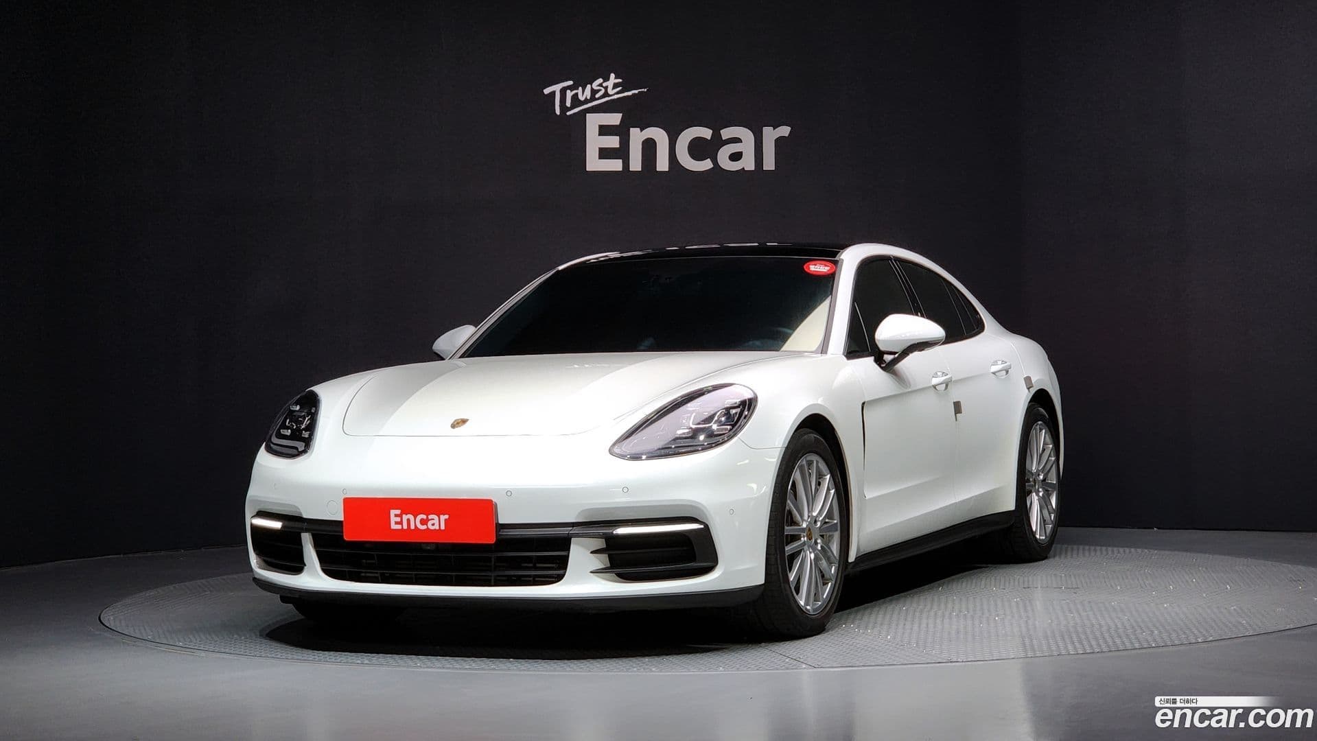 Main__Slider__Photo:Panamera Porsche 2018.0-0