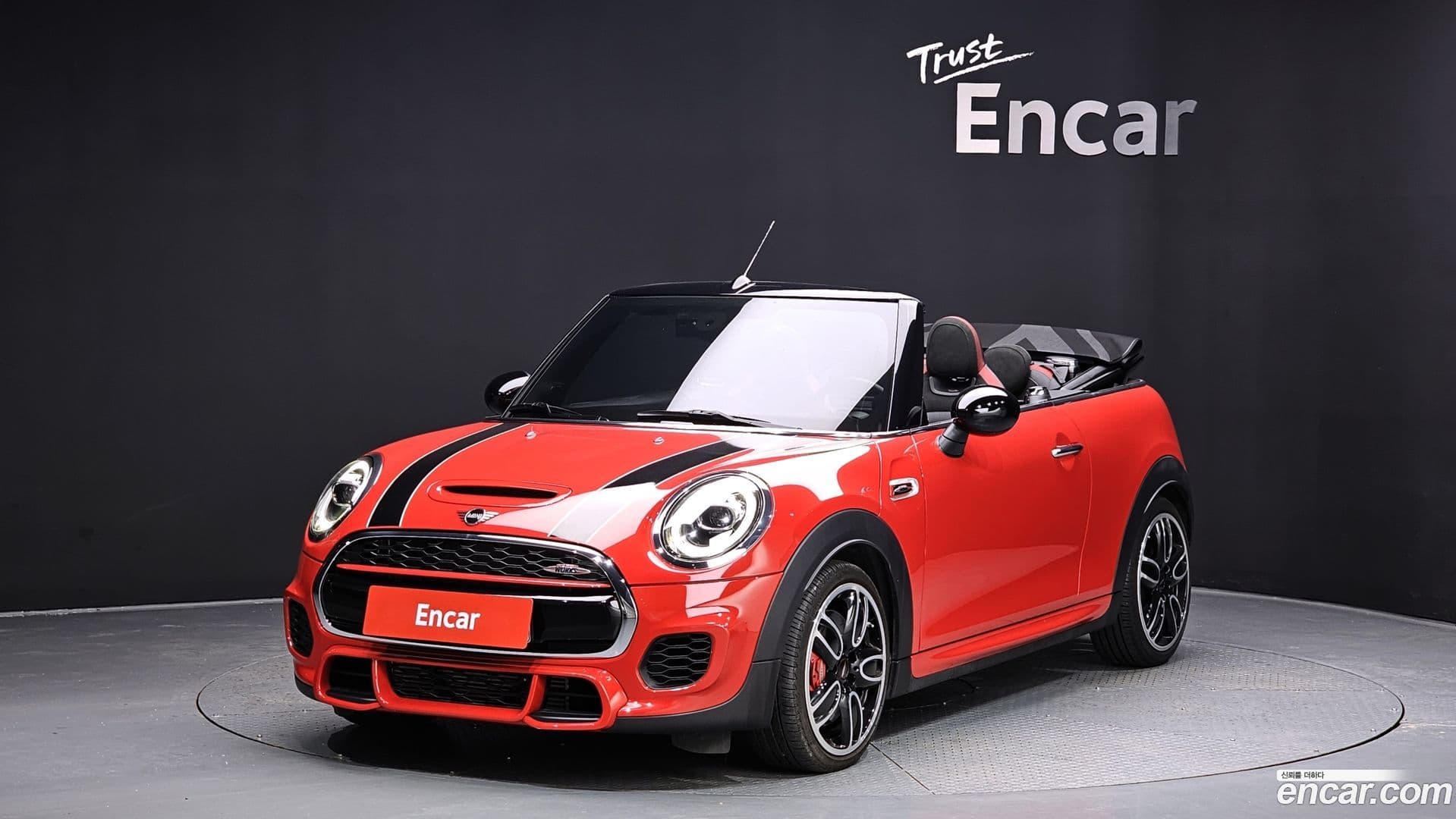 Main__Slider__Photo:Cooper Convertible Mini 2019.7-0