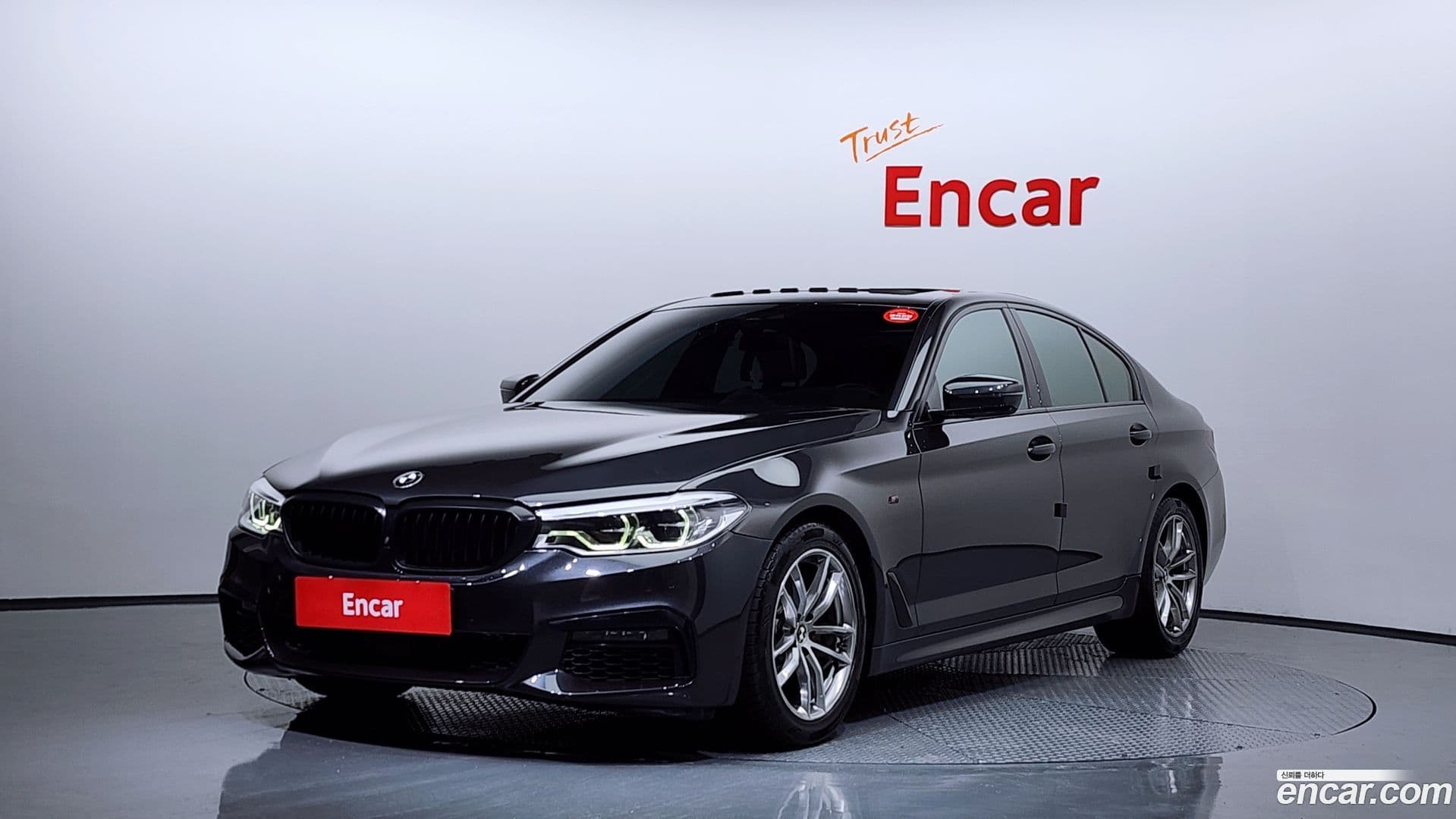 Main__Slider__Photo:5-Series BMW 2019.11-0