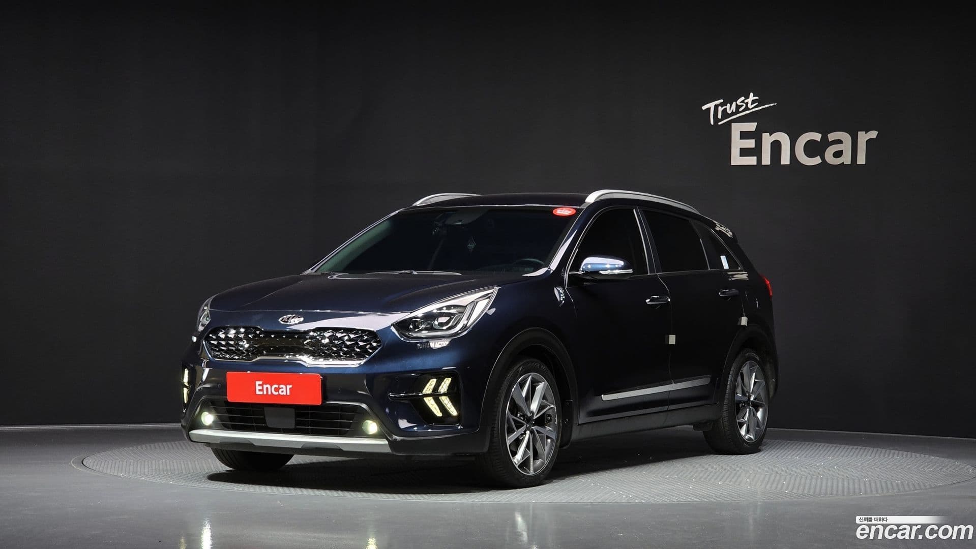 Main__Slider__Photo:Niro Kia 2019.10-0