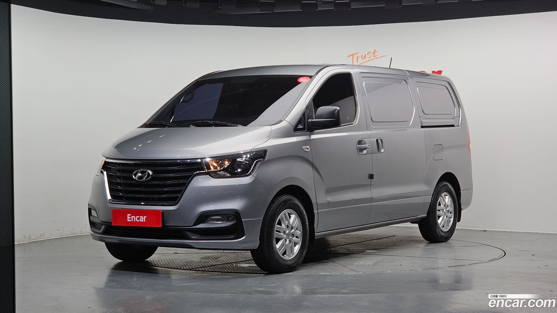 Main__Slider__Photo:Starex Hyundai 2018.5-0