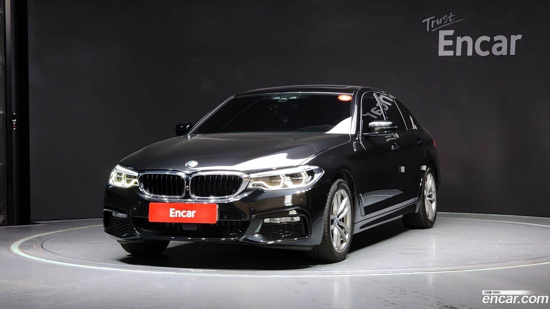 Main__Slider__Photo:5-Series BMW 2017.8-0