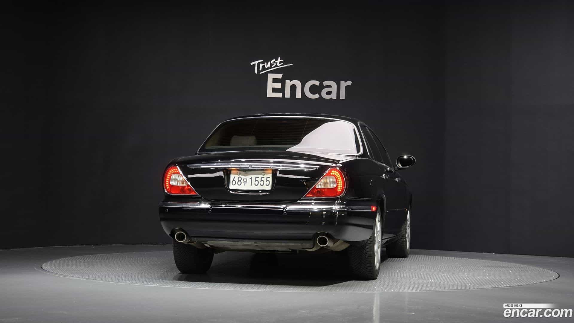 XJ-8 Jaguar 2004.11-OUTER-004