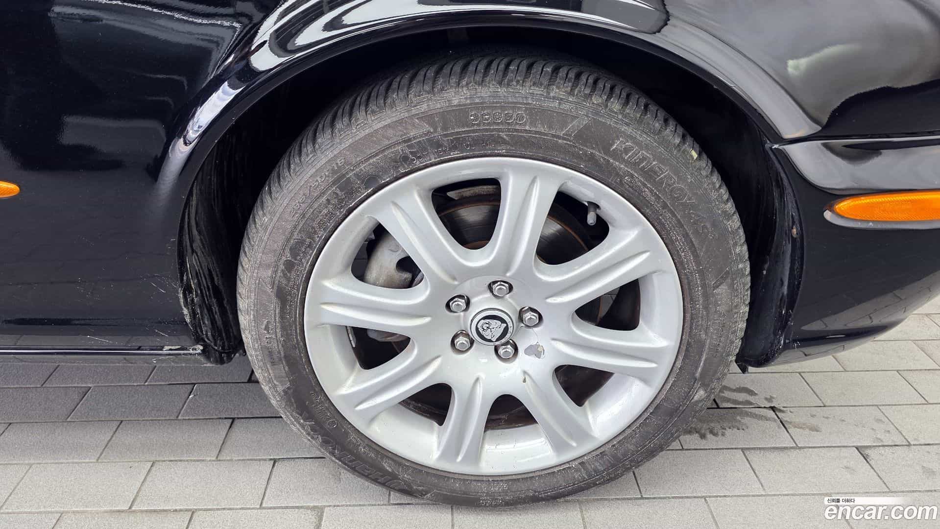 XJ-8 Jaguar 2004.11-OUTER-005