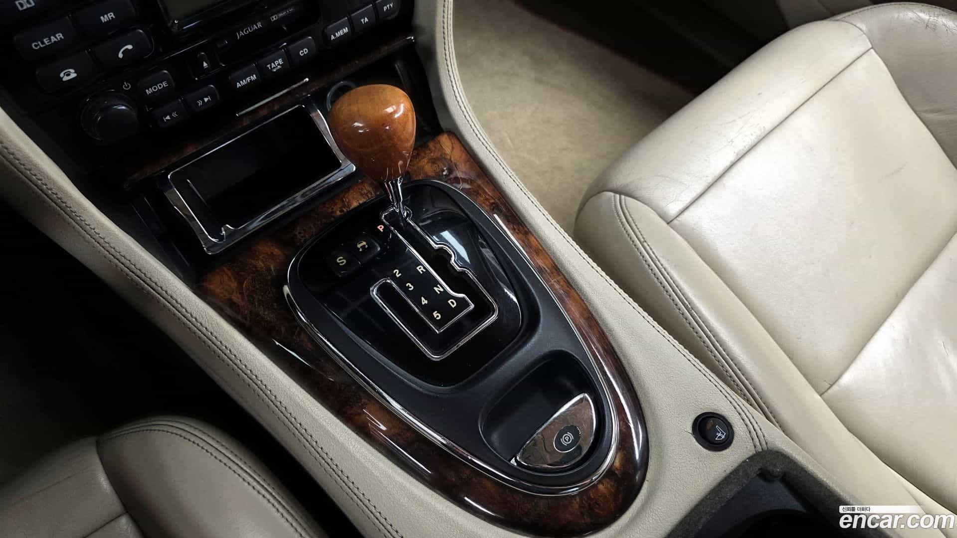 XJ-8 Jaguar 2004.11-INNER-009