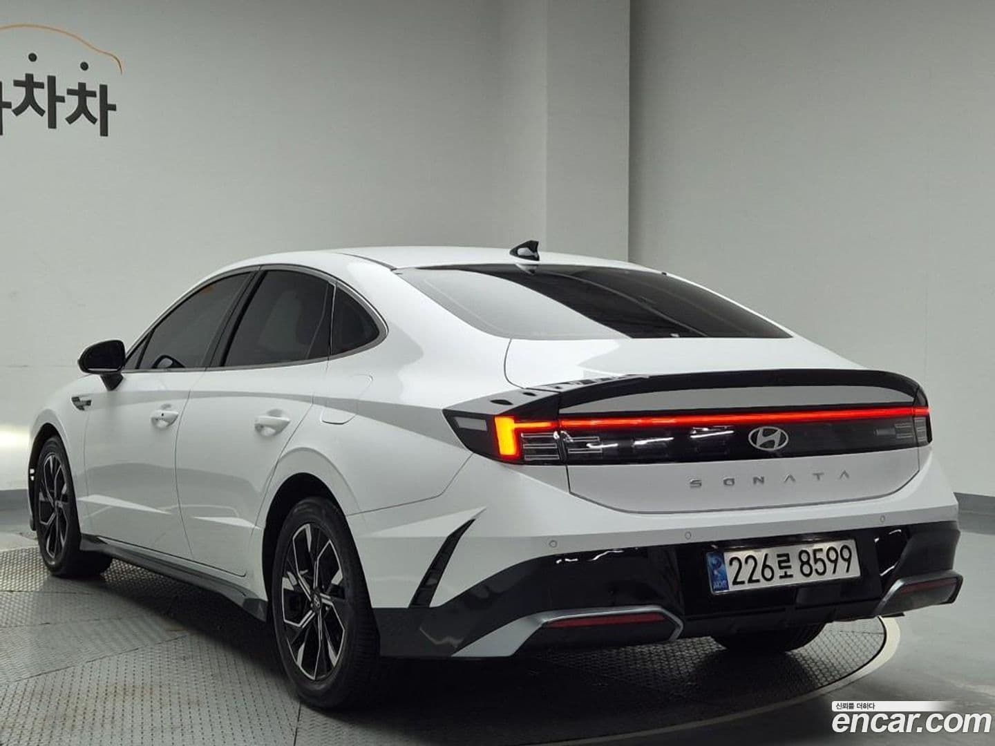 Main__Slider__Photo:Sonata Hyundai 2024.9-0