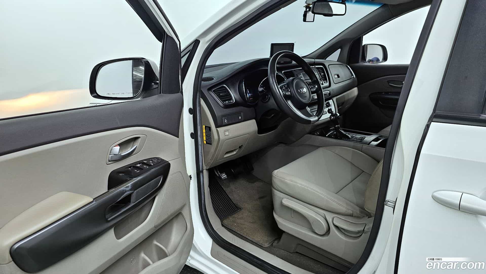 Canival Kia 2015.10-INNER-010