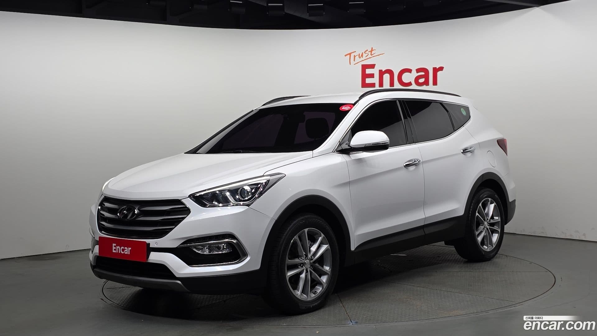Main__Slider__Photo:Santafe Hyundai 2018.0-0