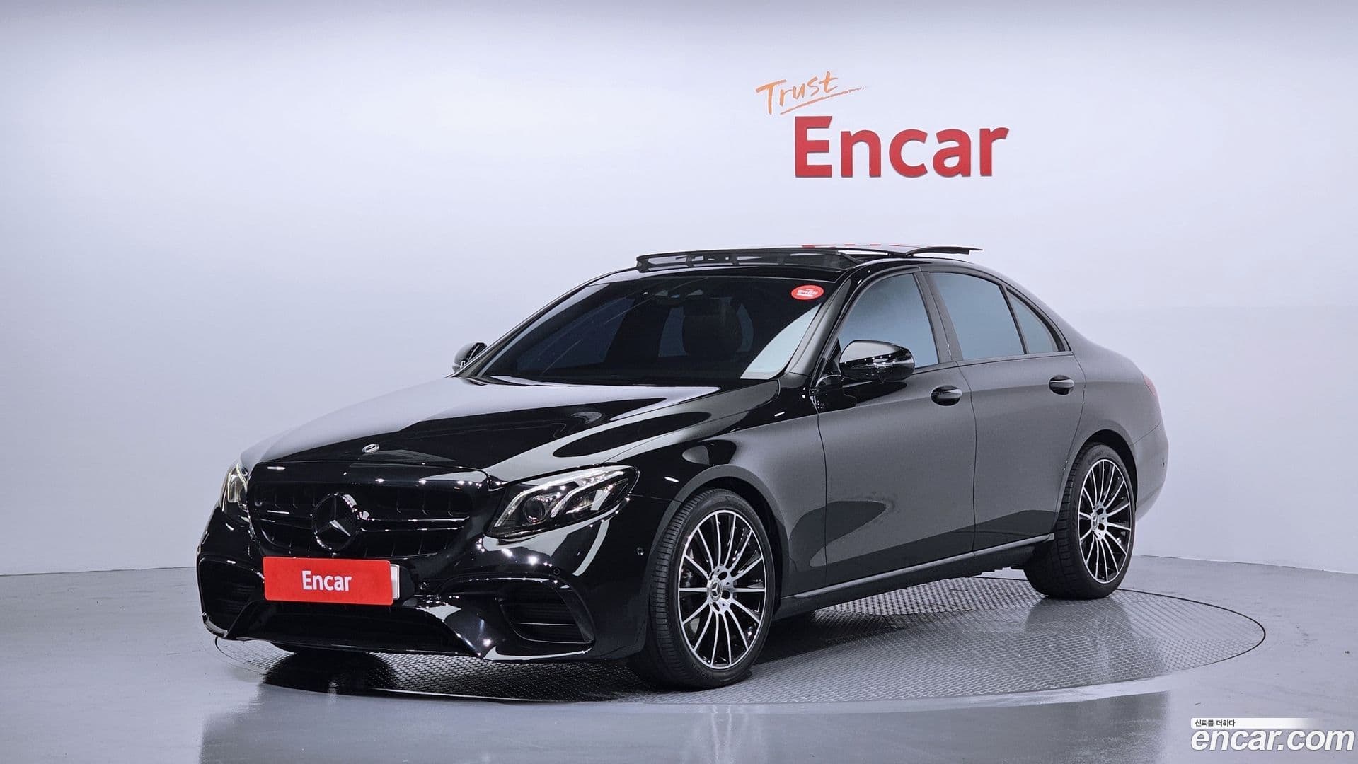 Main__Slider__Photo:E-Class Mercedes-Benz 2017.7-0