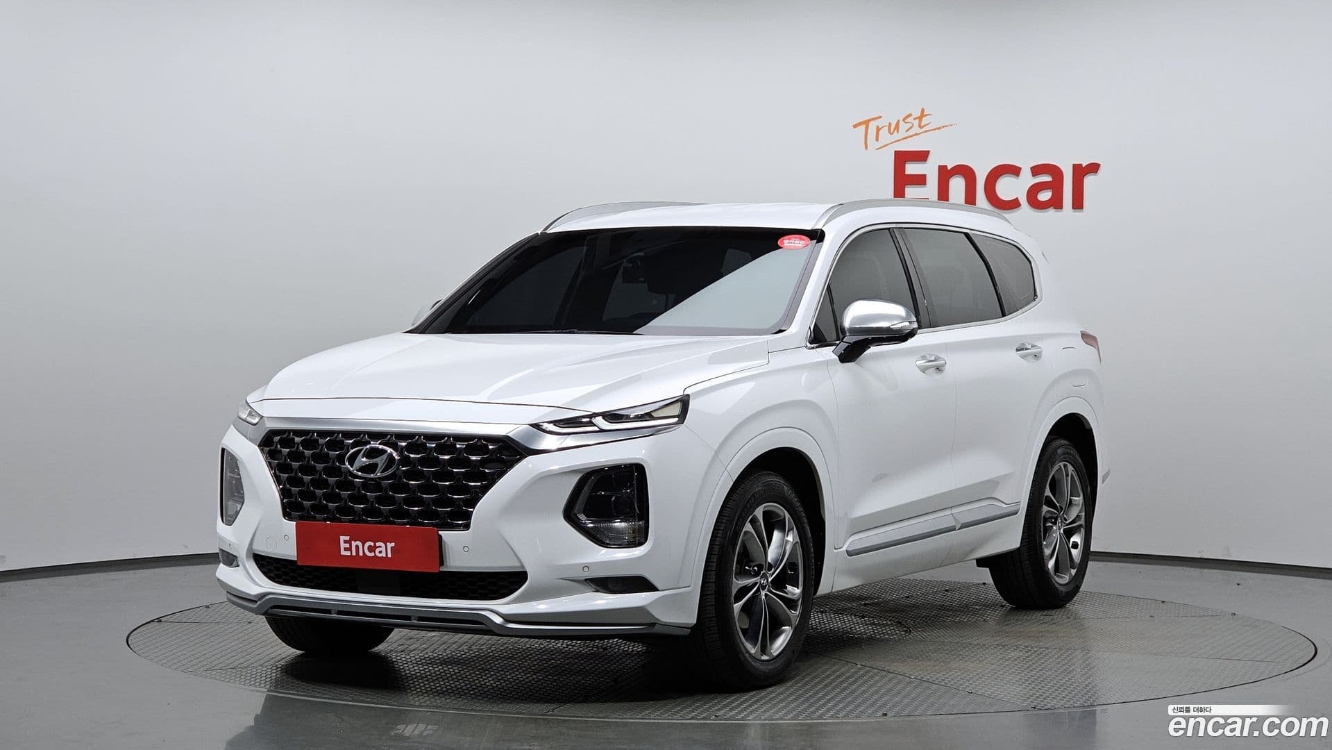 Main__Slider__Photo:Santafe Hyundai 2020.3-0