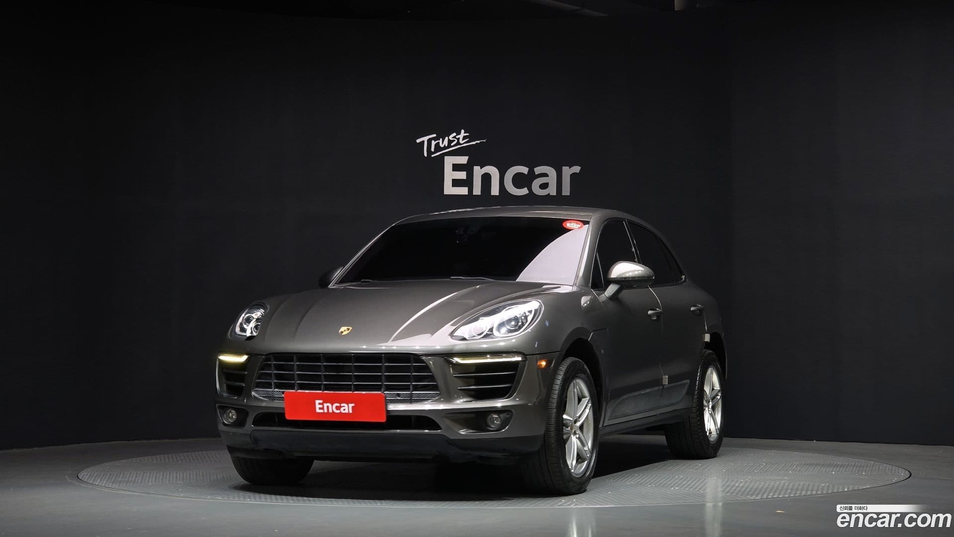 Main__Slider__Photo:Macan Porsche 2015.11-0