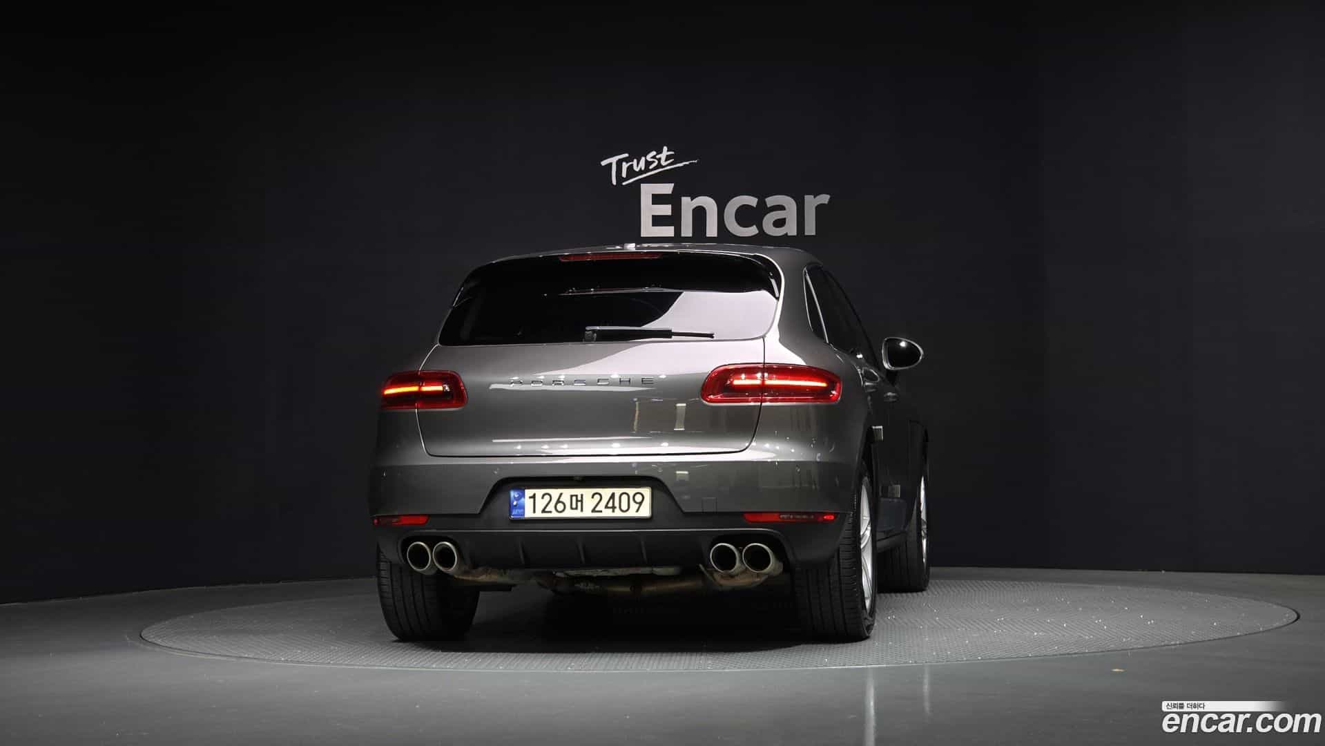 Macan Porsche 2015.11-OUTER-004