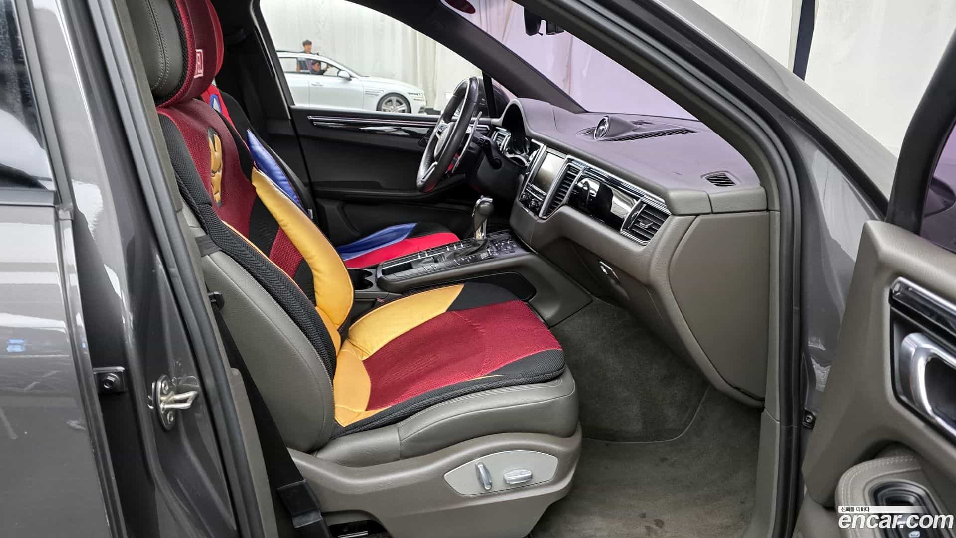 Macan Porsche 2015.11-OPTION-015