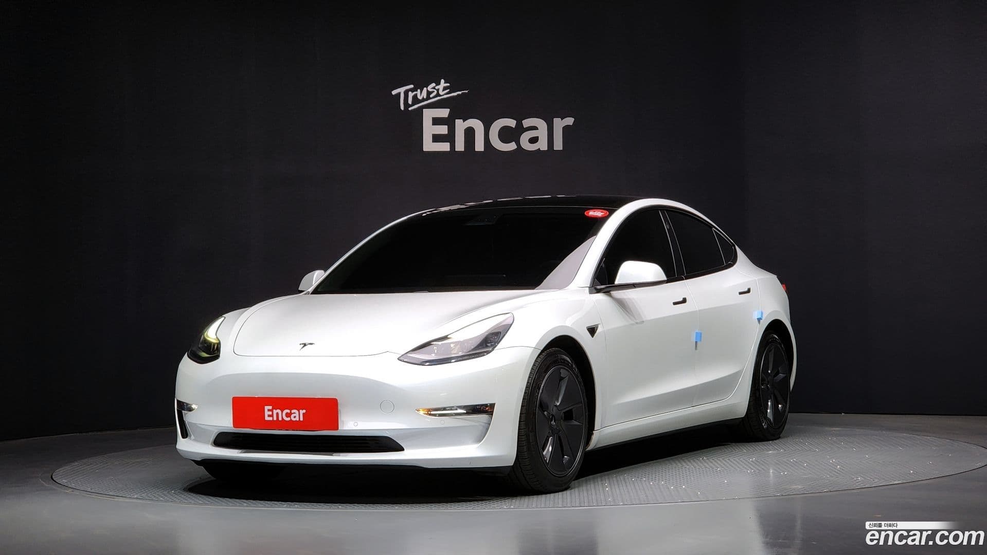 Main__Slider__Photo:Model 3 Tesla 2021.10-0