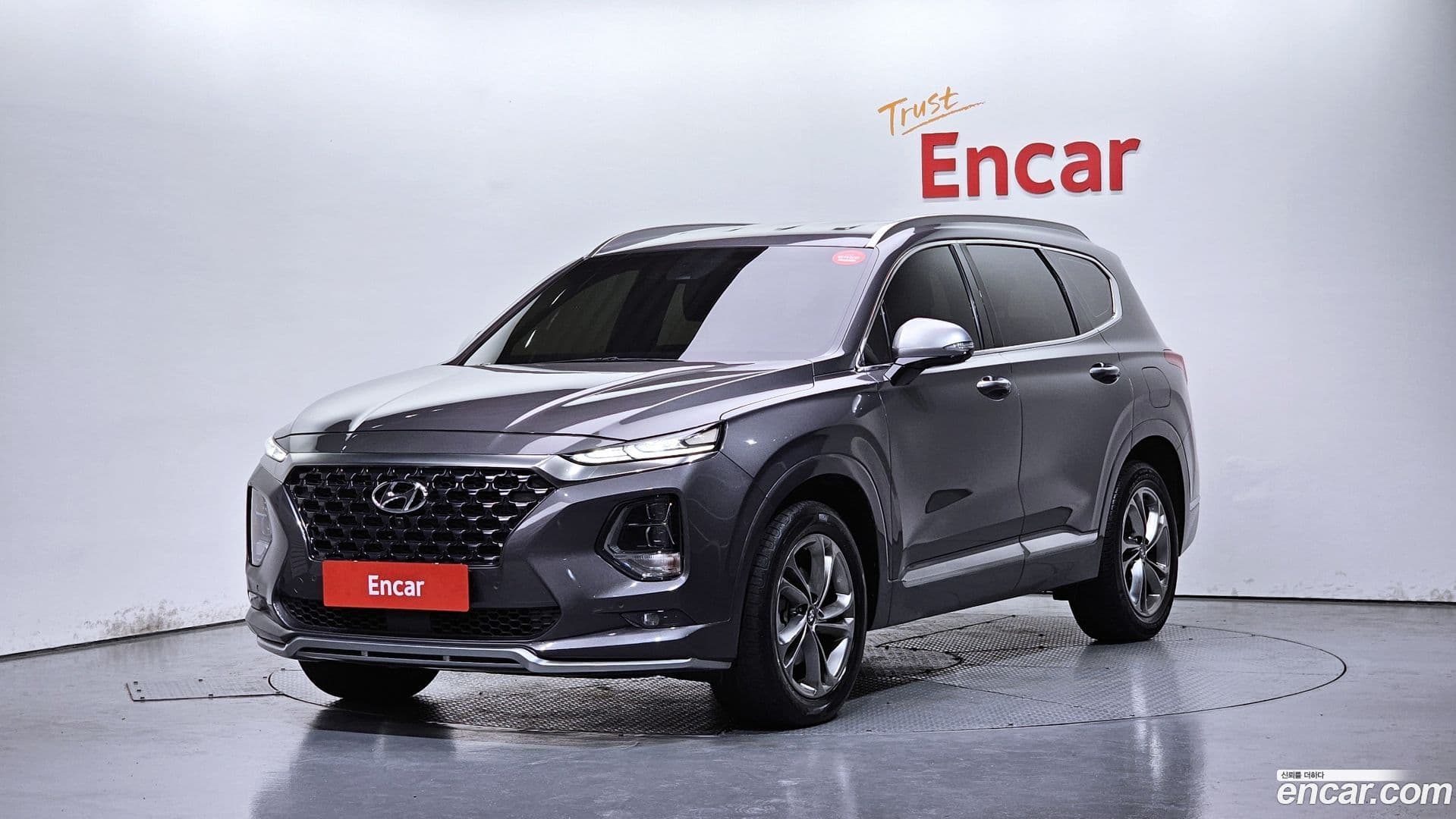 Main__Slider__Photo:Santafe Hyundai 2019.0-0